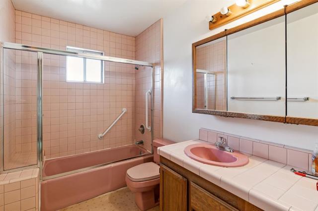 5677 Cloverdale Road