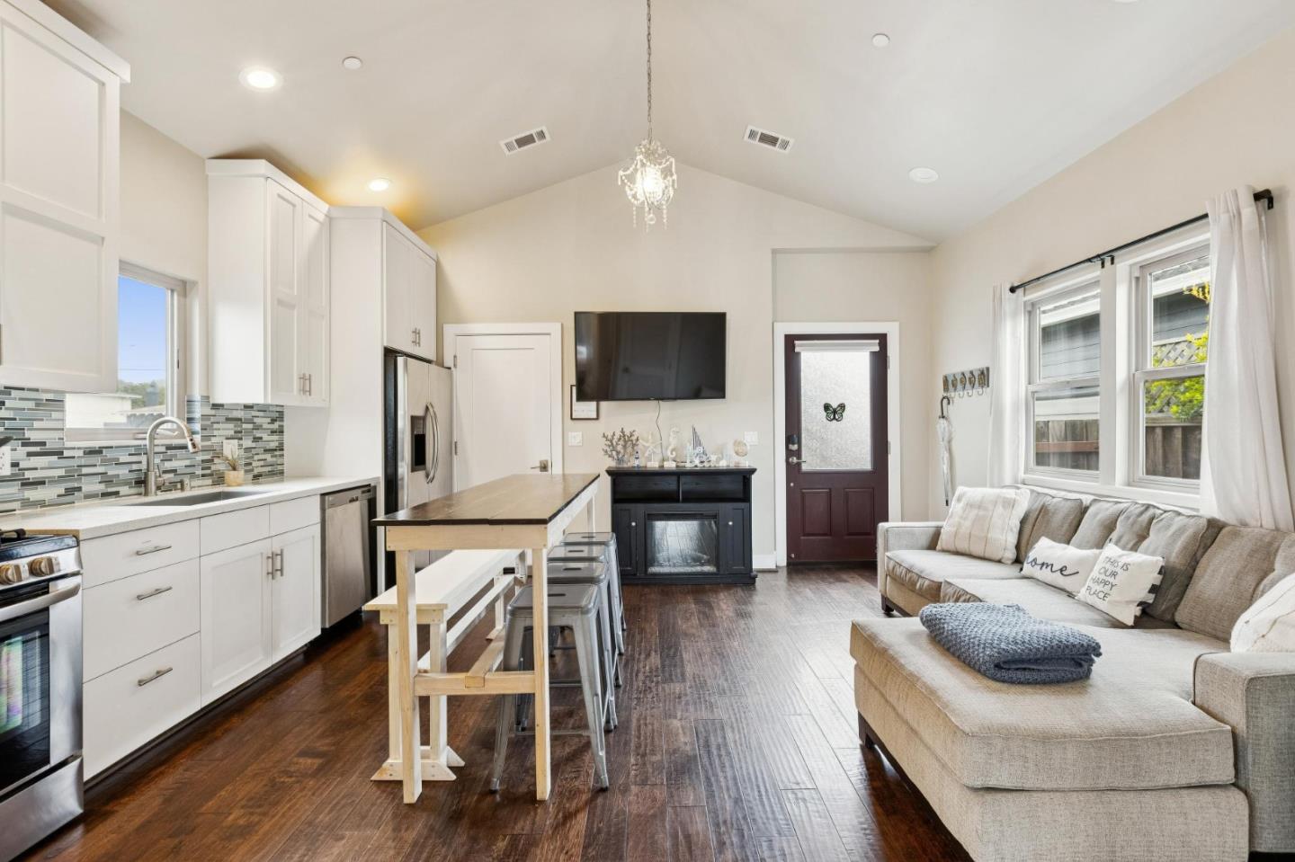 408 Belleville BLVD