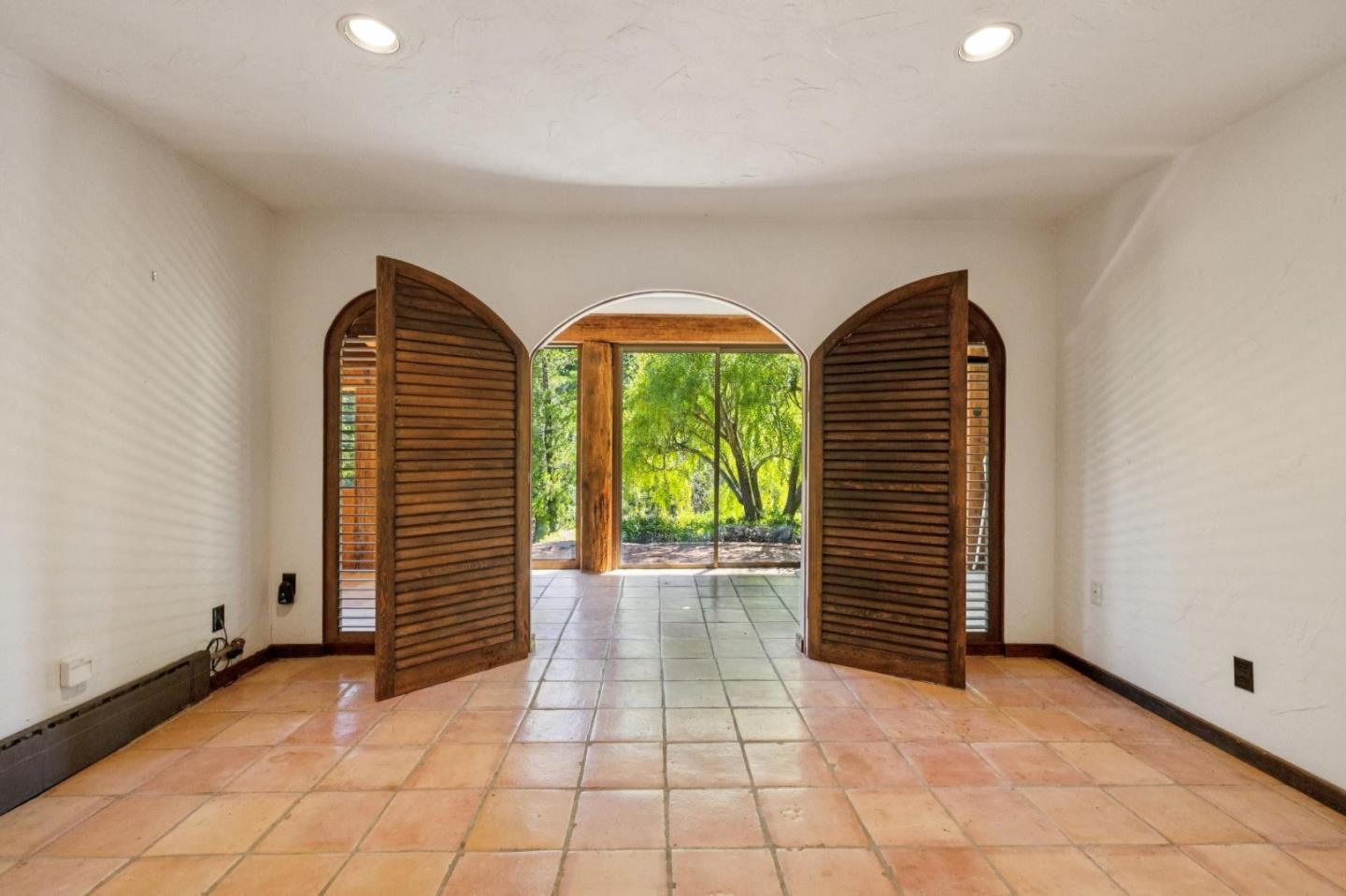 496 Raymundo DR