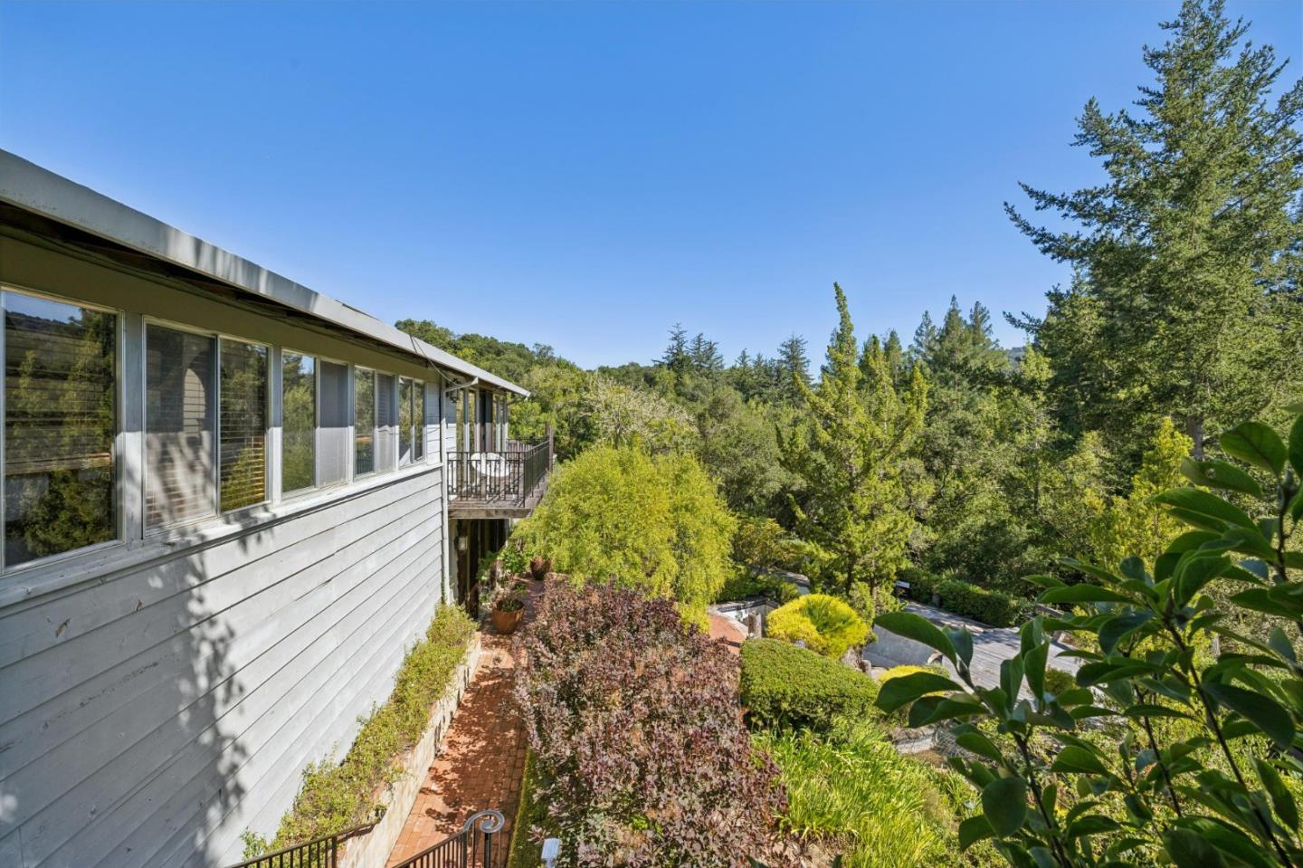 496 Raymundo DR