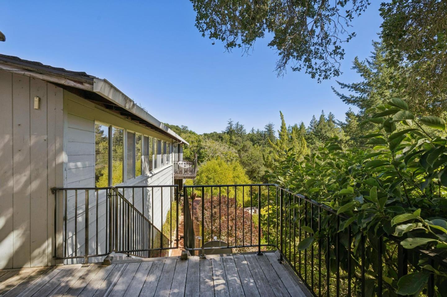 496 Raymundo DR