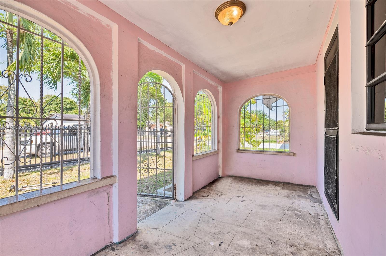578 NW 112th St