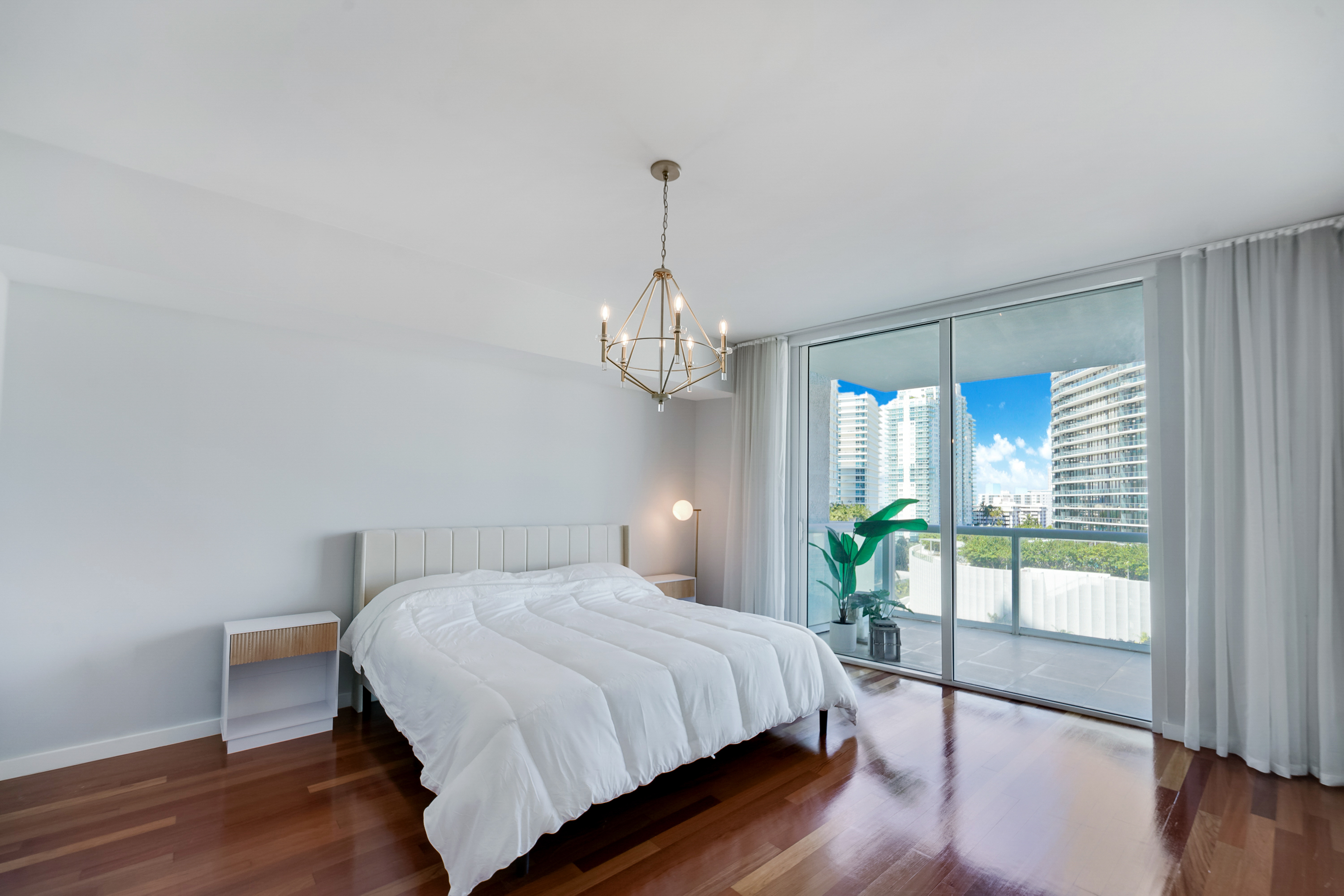 450 Alton Rd Unit# 906