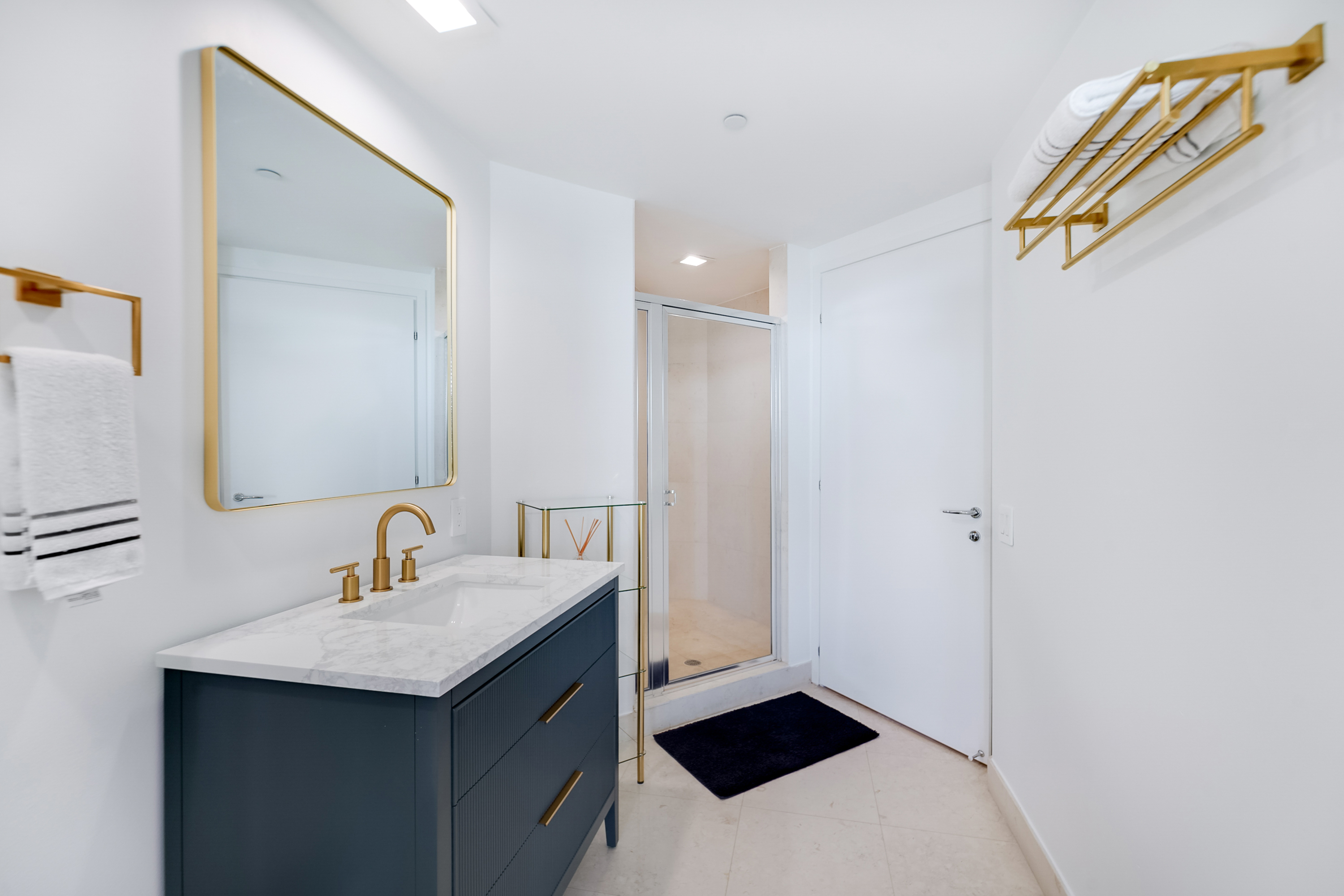 450 Alton Rd Unit# 906