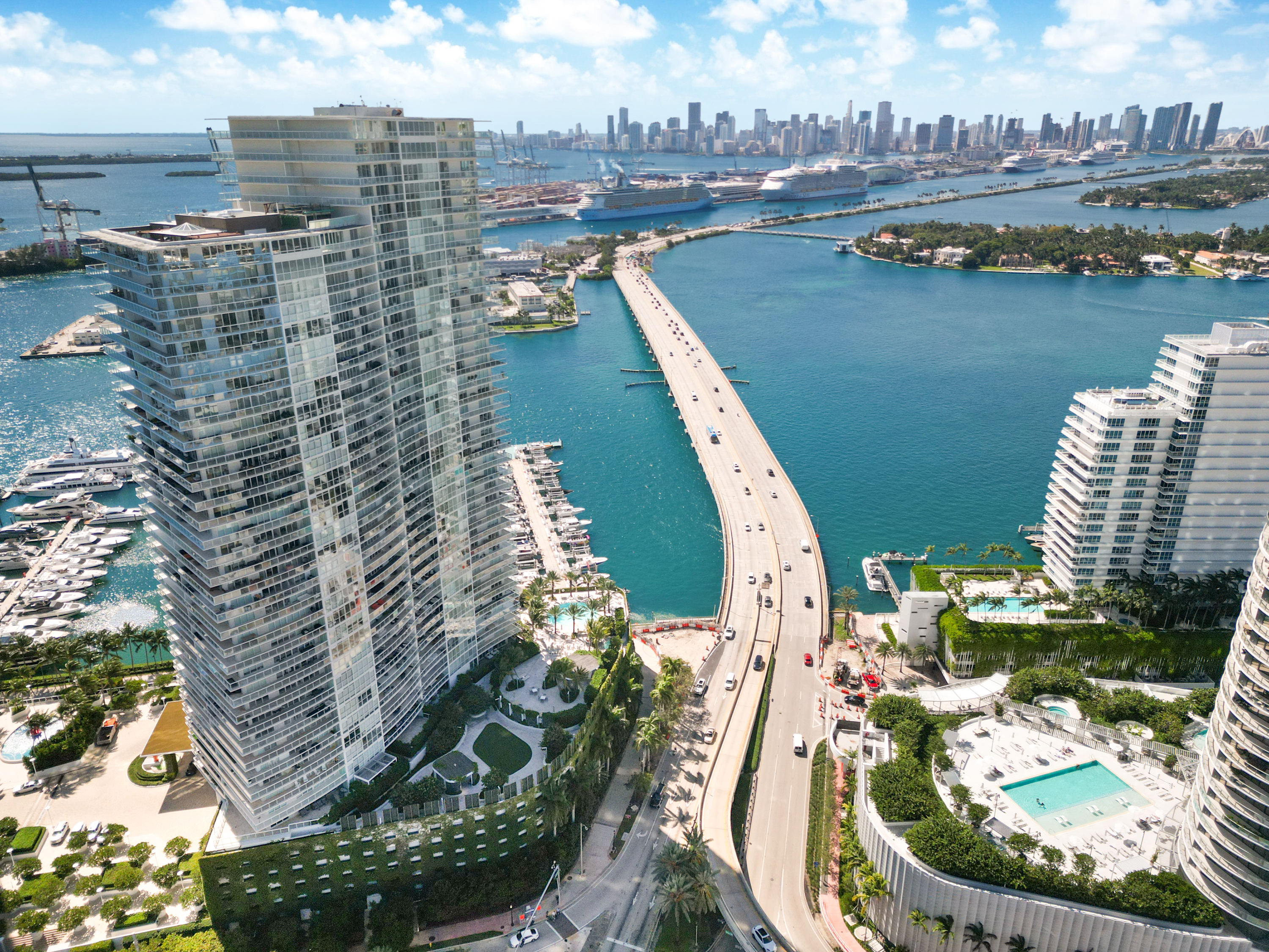 450 Alton Rd Unit# 906