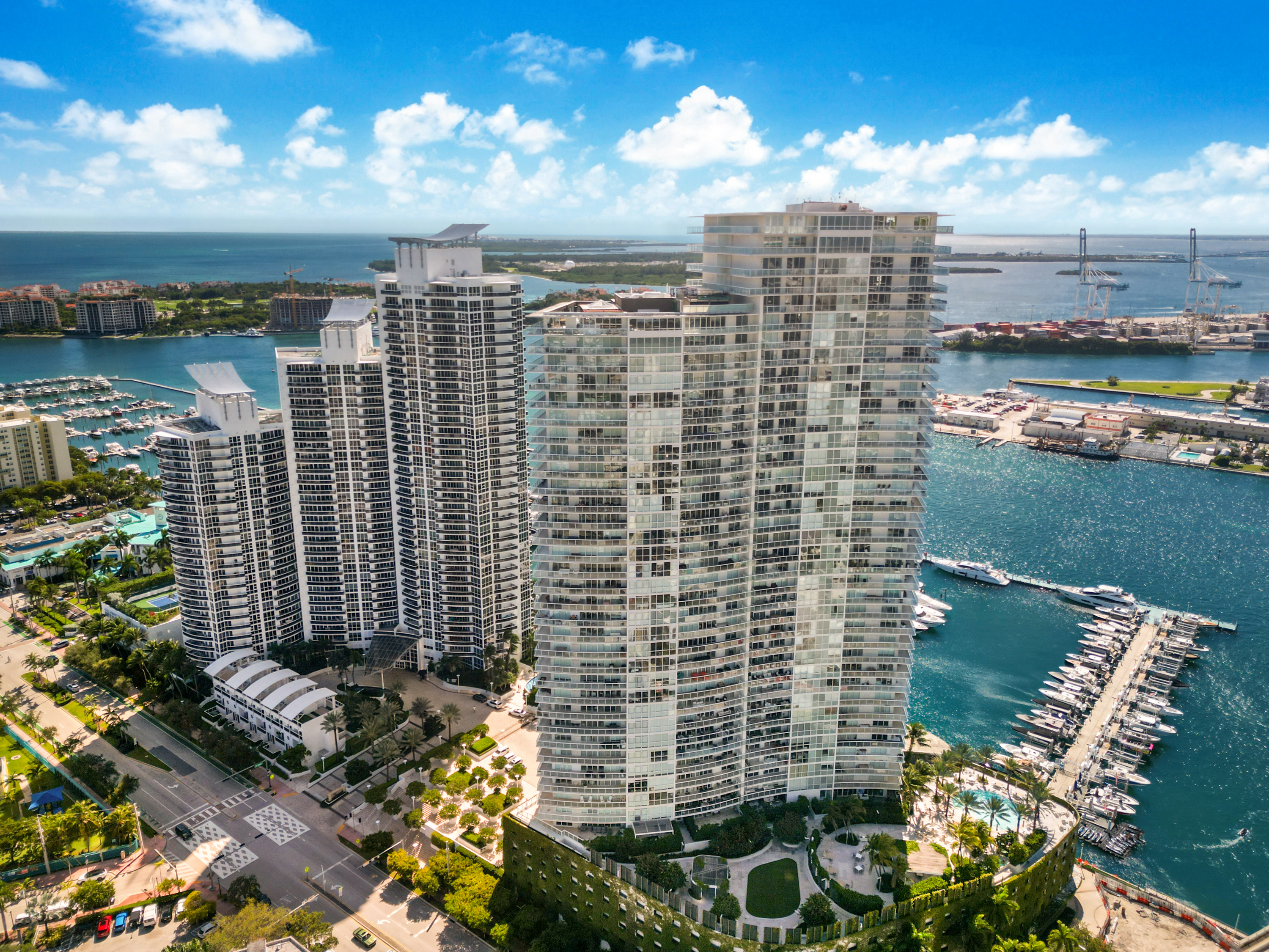 450 Alton Rd Unit# 906