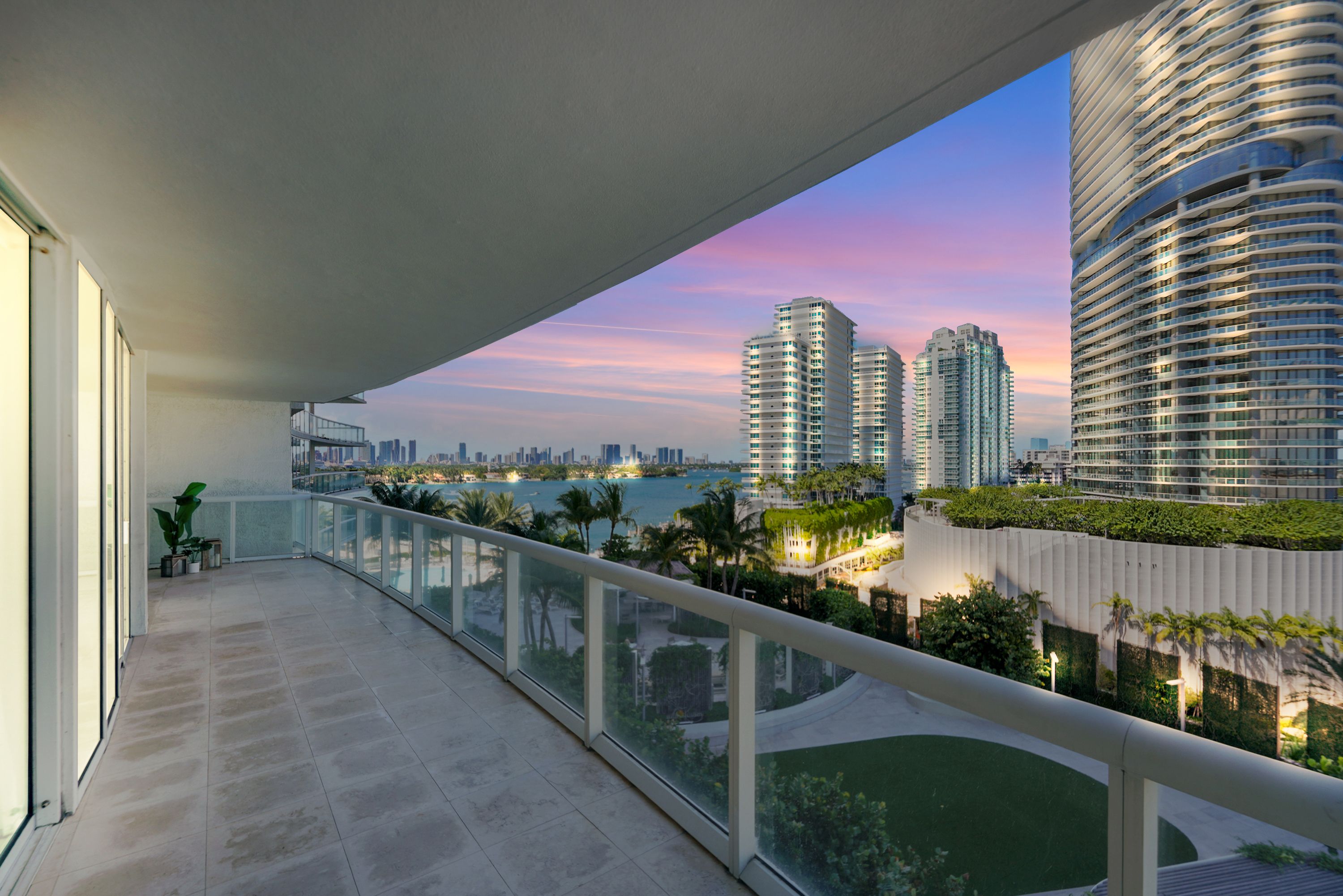 450 Alton Rd Unit# 906