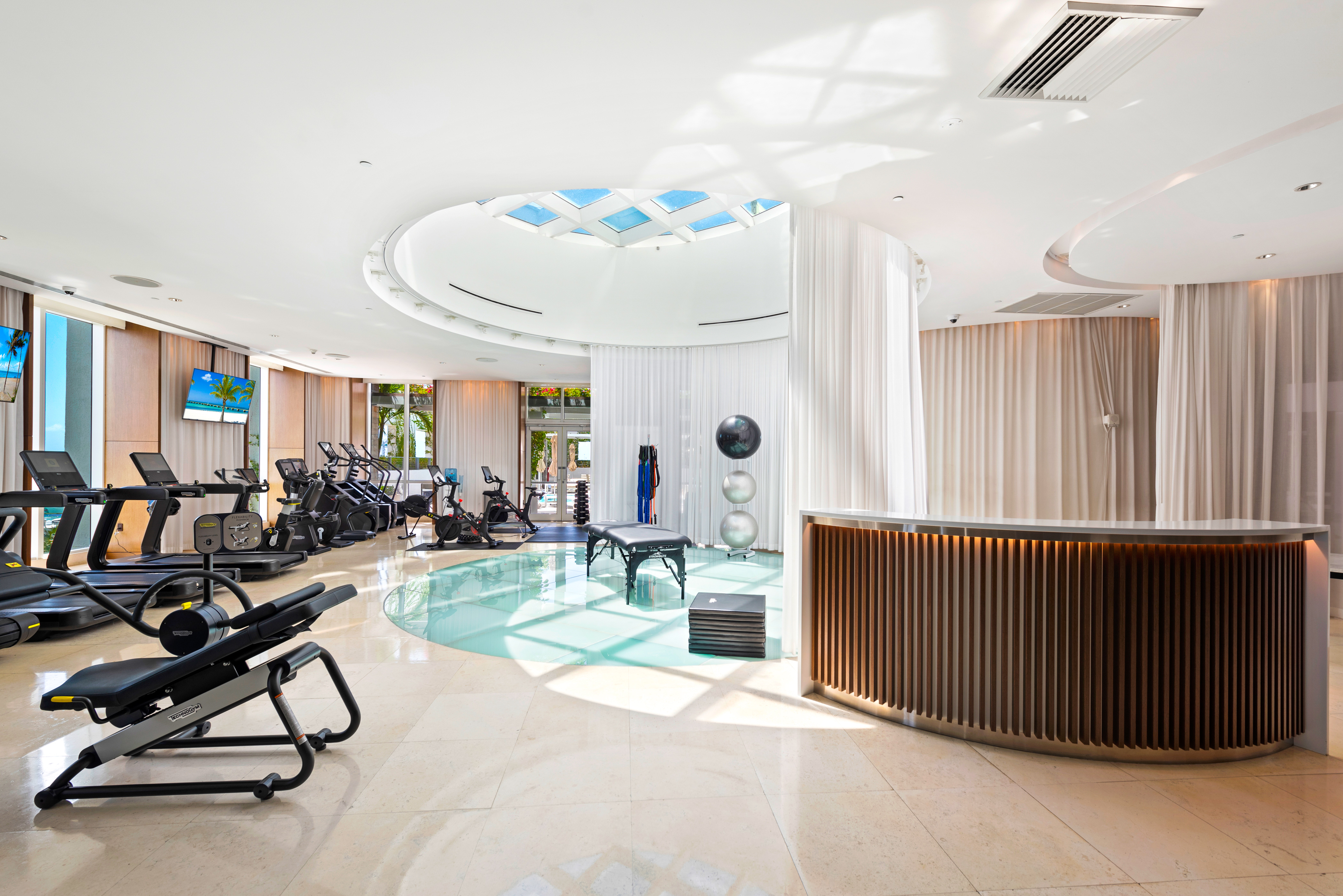 450 Alton Rd Unit# 906