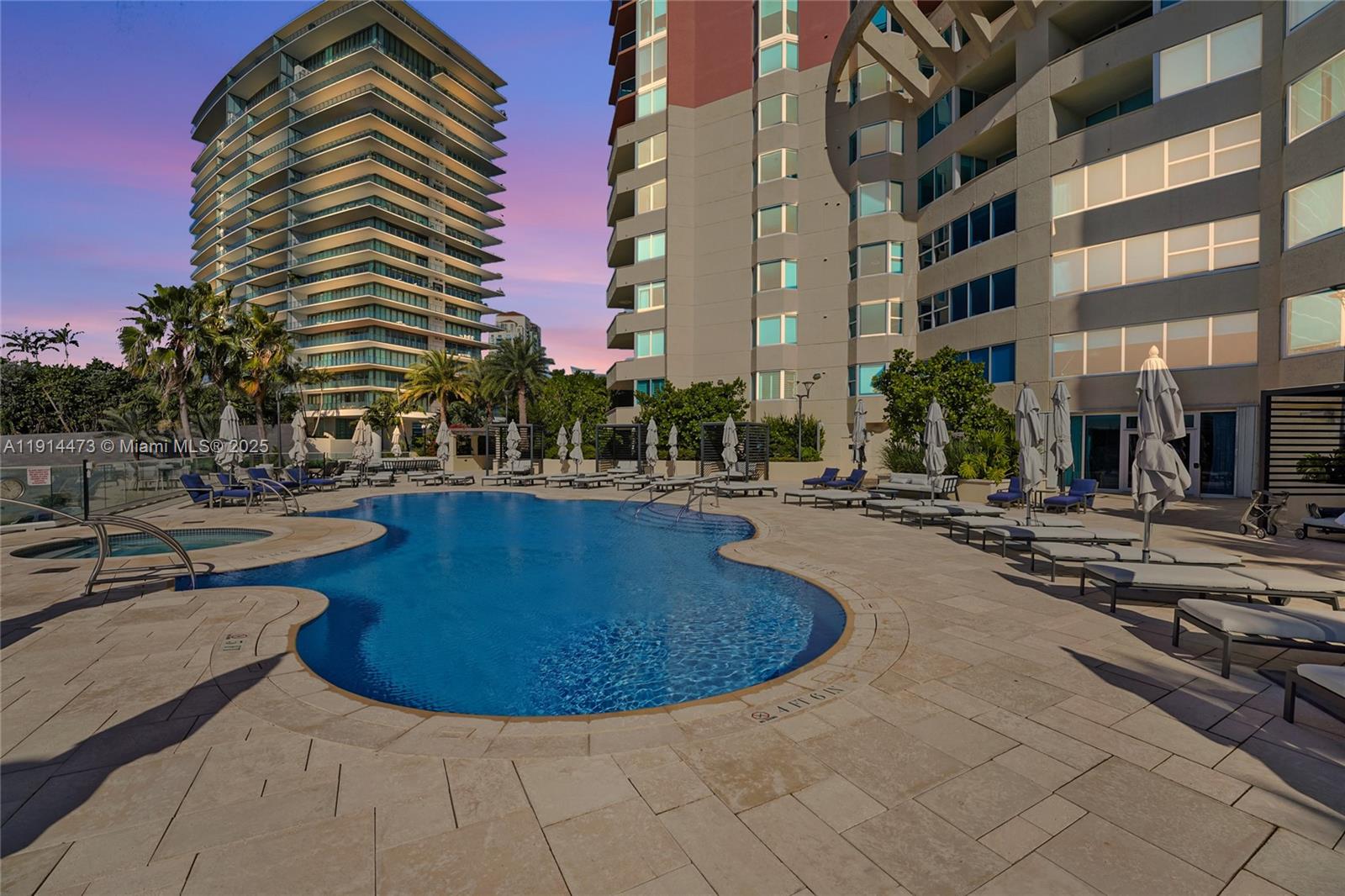 300 S Pointe Dr # 405