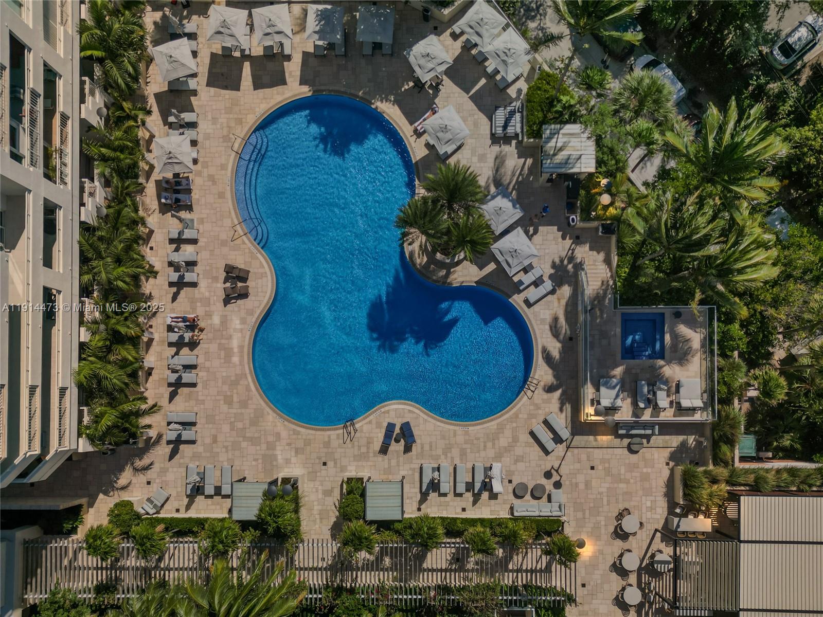 300 S Pointe Dr # 405