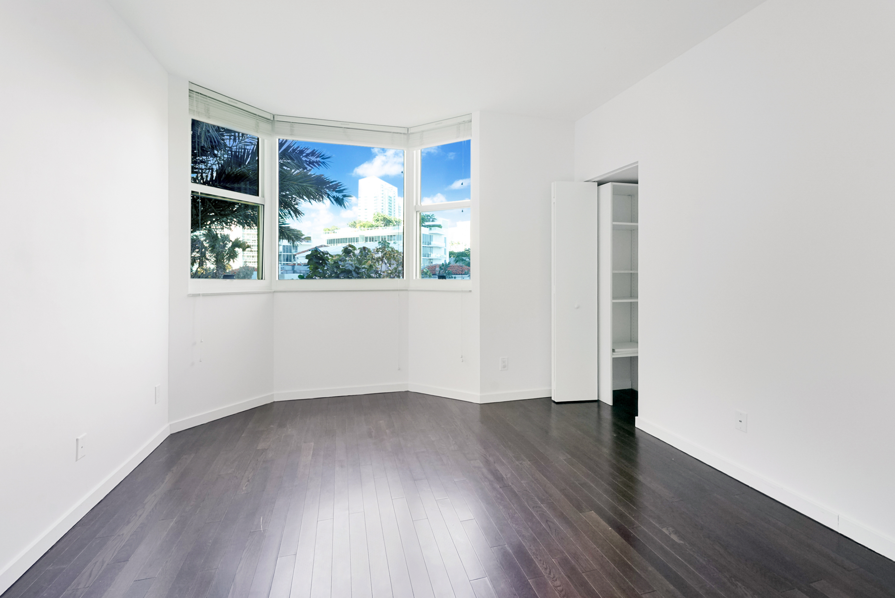 300 S Pointe Dr Unit# 405