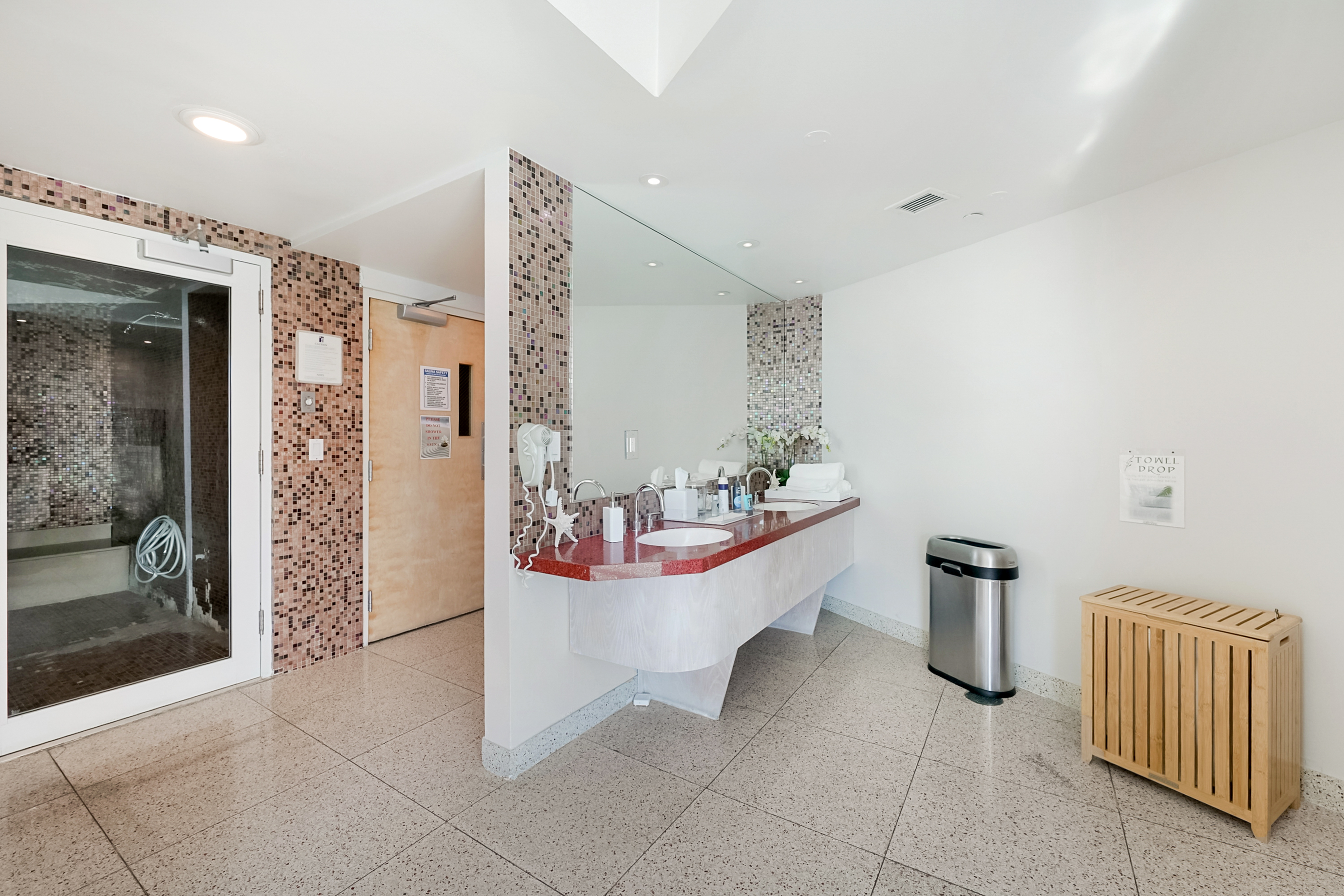 300 S Pointe Dr Unit# 405