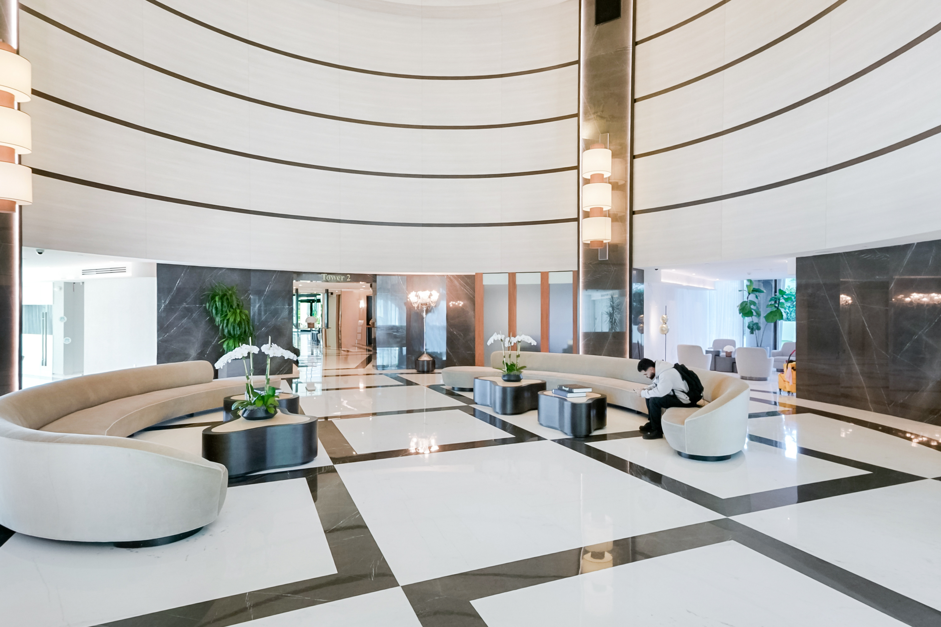 300 S Pointe Dr Unit# 405