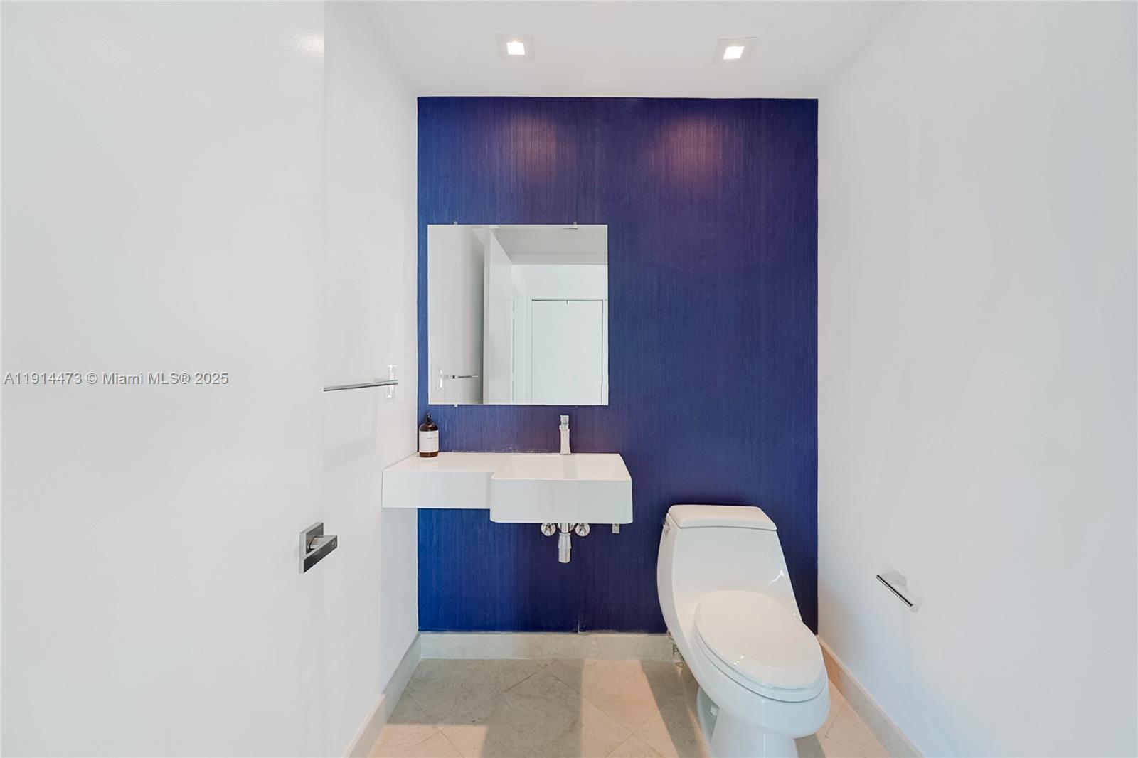 300 S Pointe Dr # 405