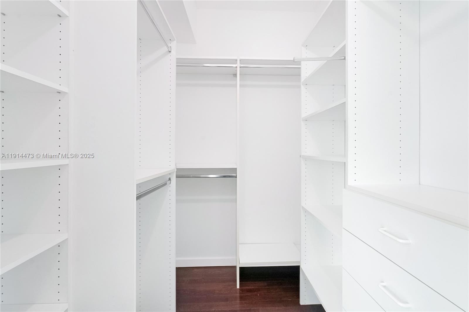 300 S Pointe Dr # 405