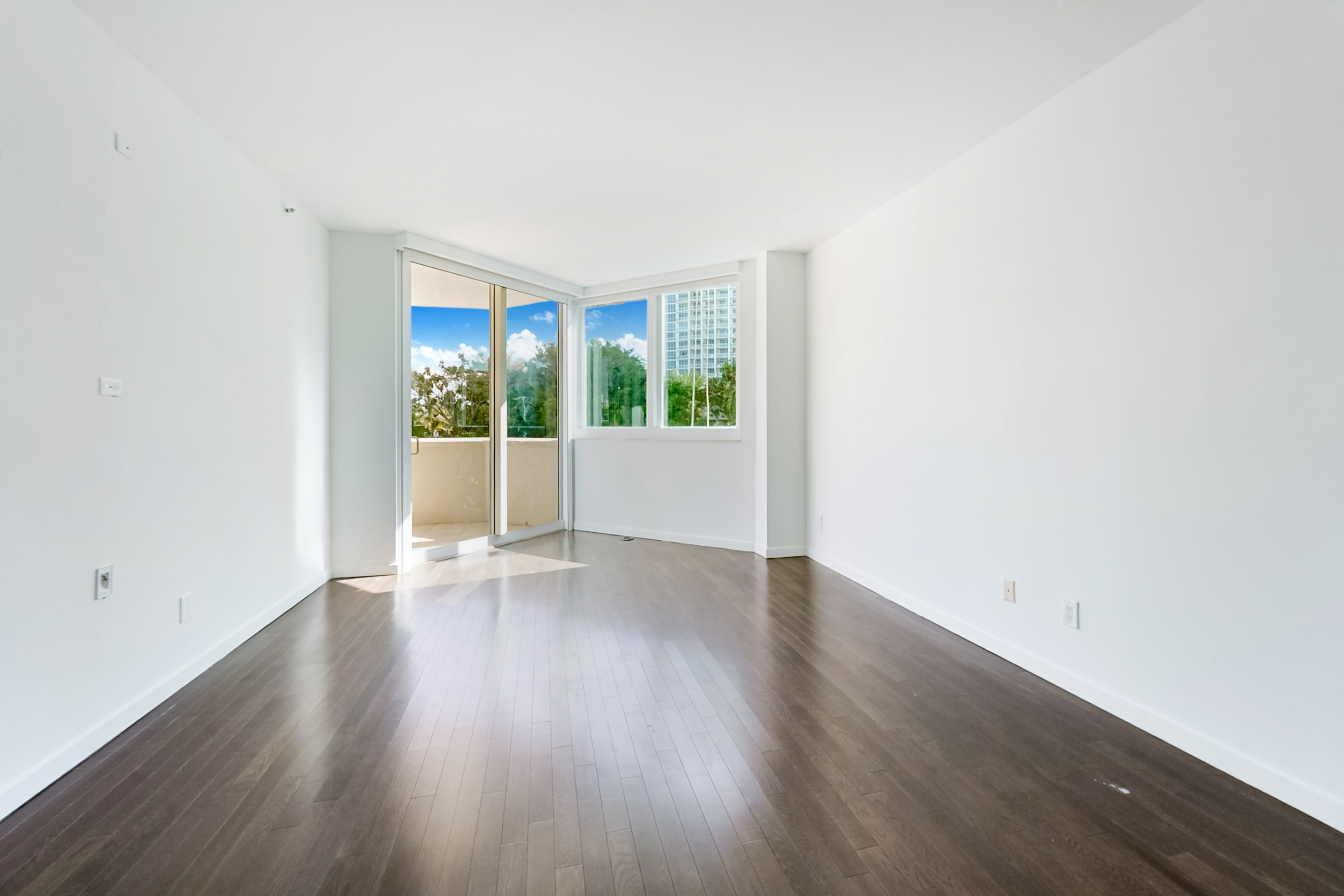 300 S Pointe Dr Unit# 405