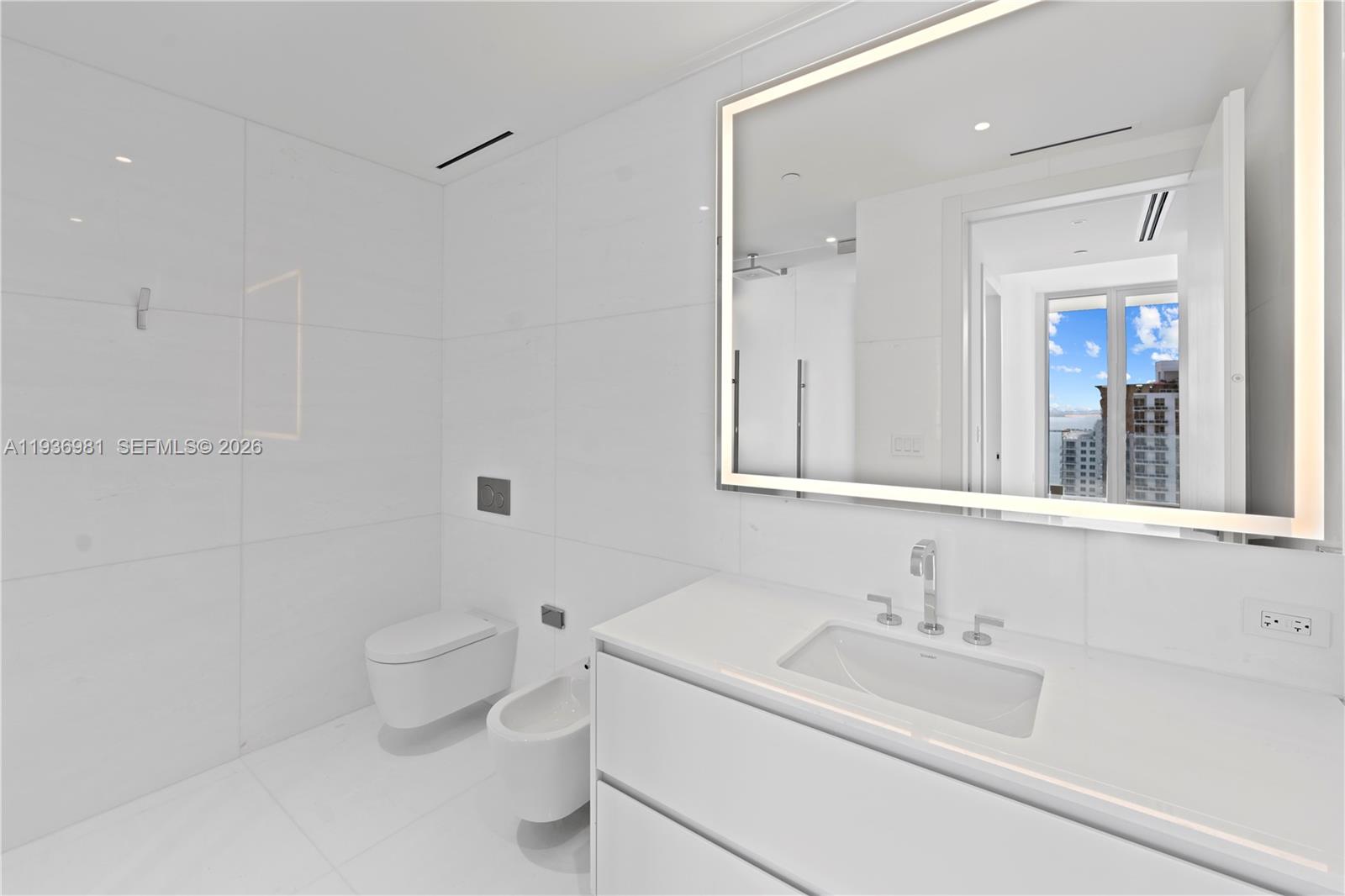 300 Biscayne Blvd Way # 3201