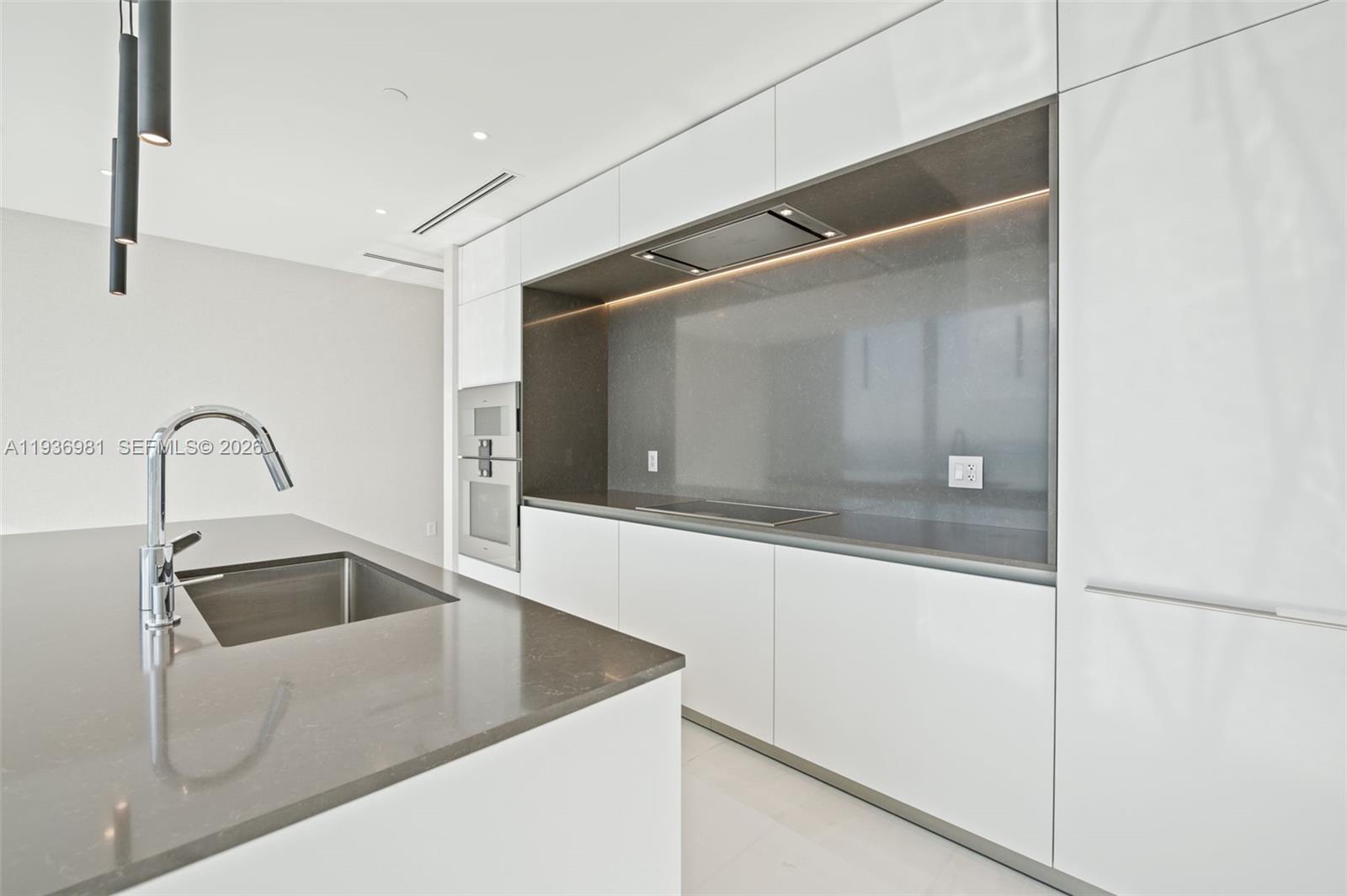 300 Biscayne Blvd Way # 3201