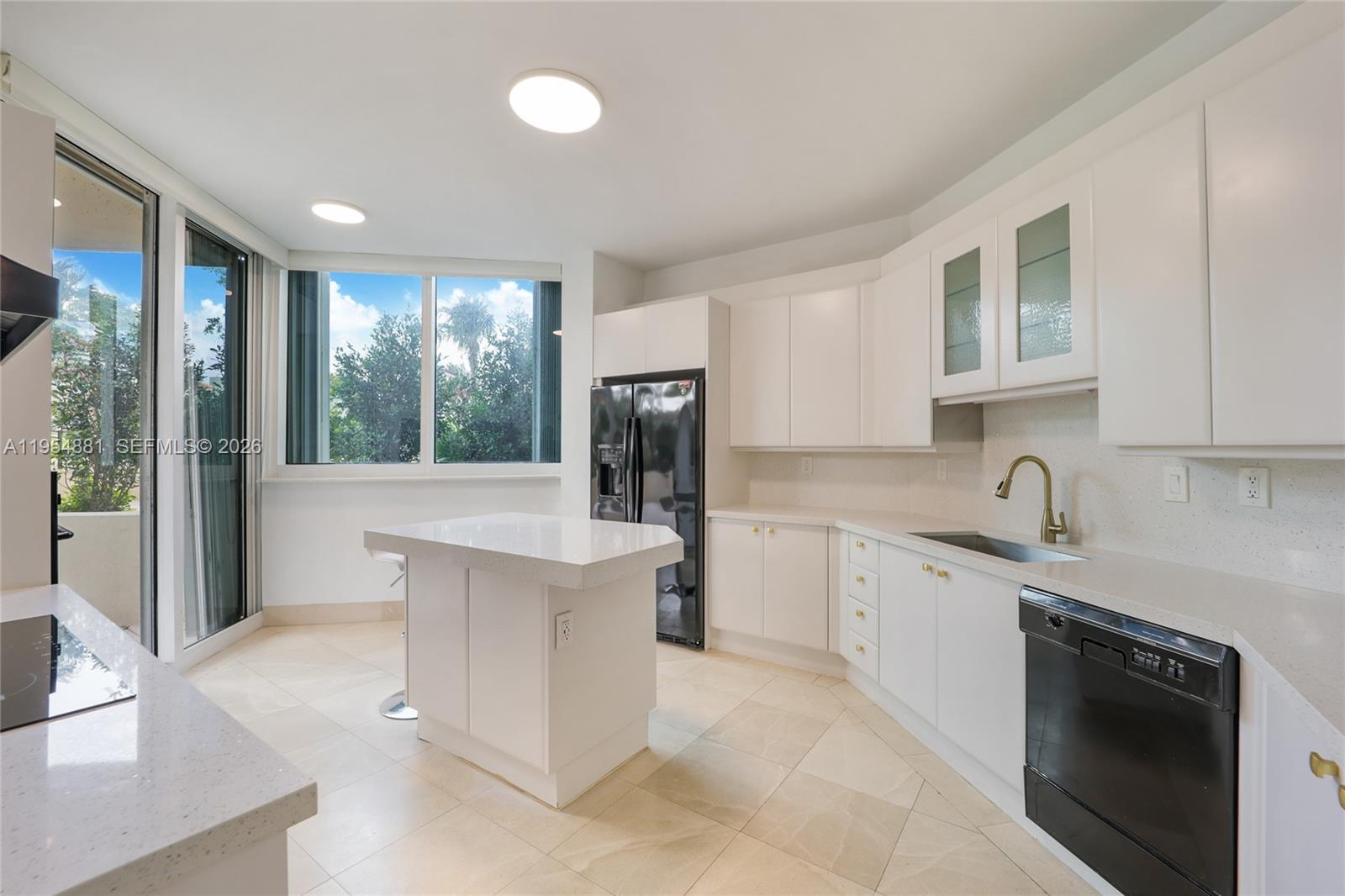 300 S Pointe Dr Unit 303 | Portofino Tower