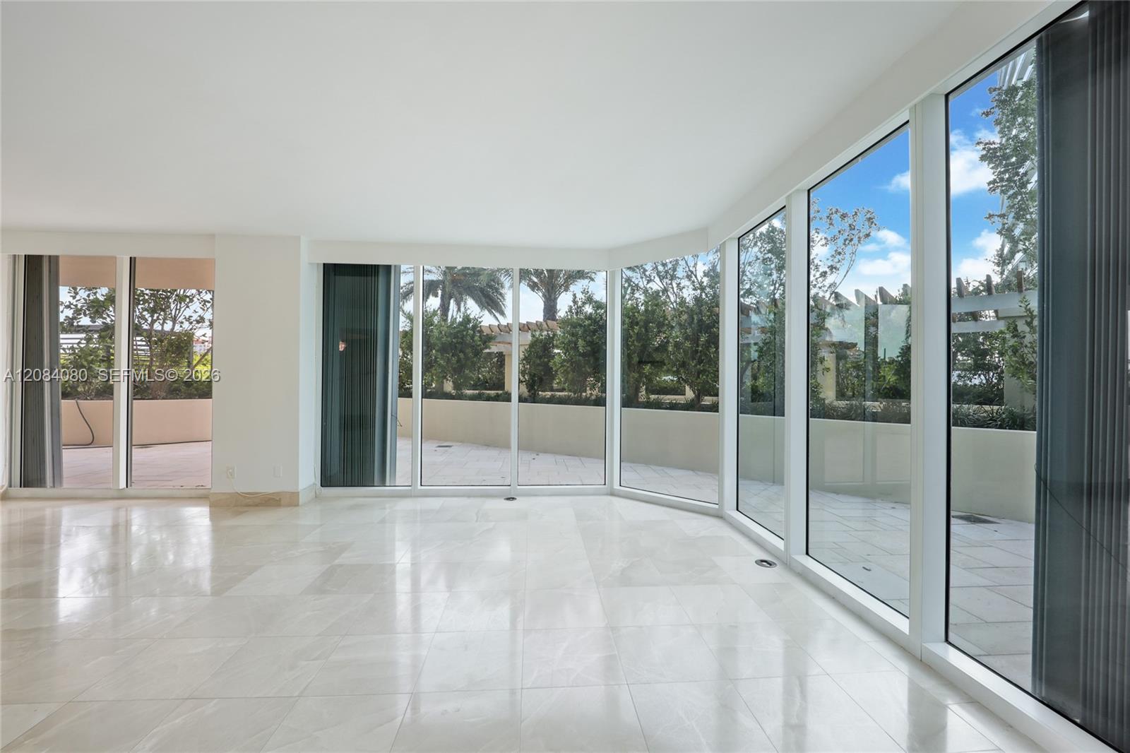 300 S Pointe Dr # 303