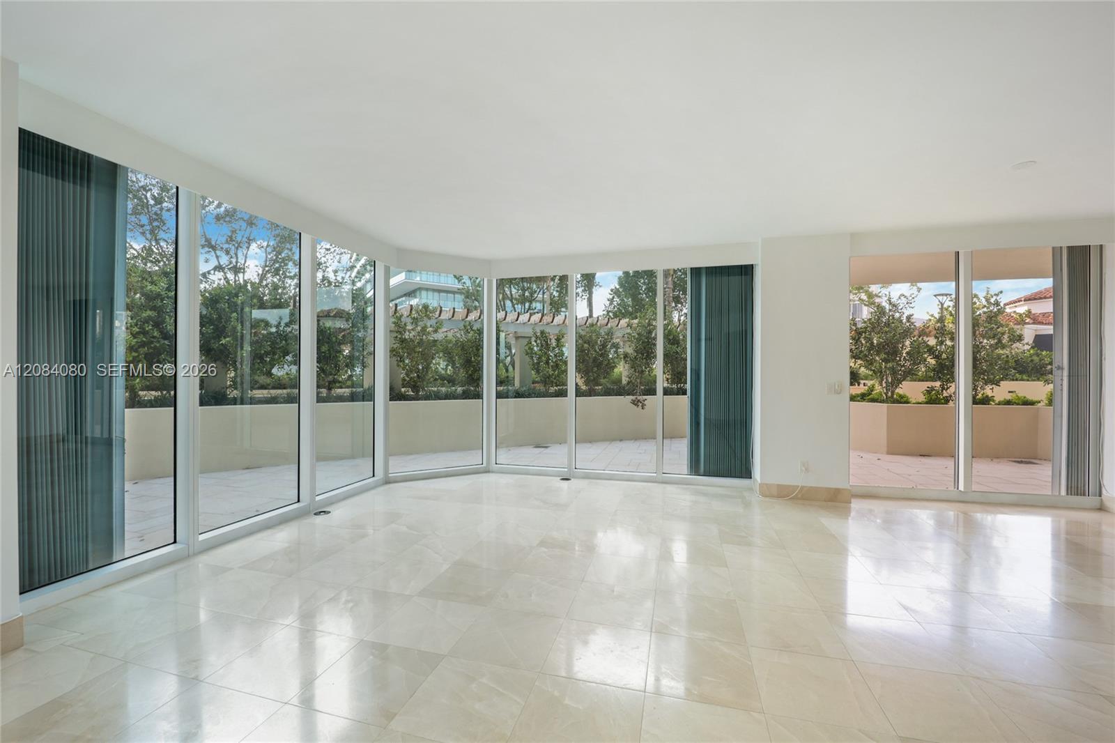 300 S Pointe Dr # 303
