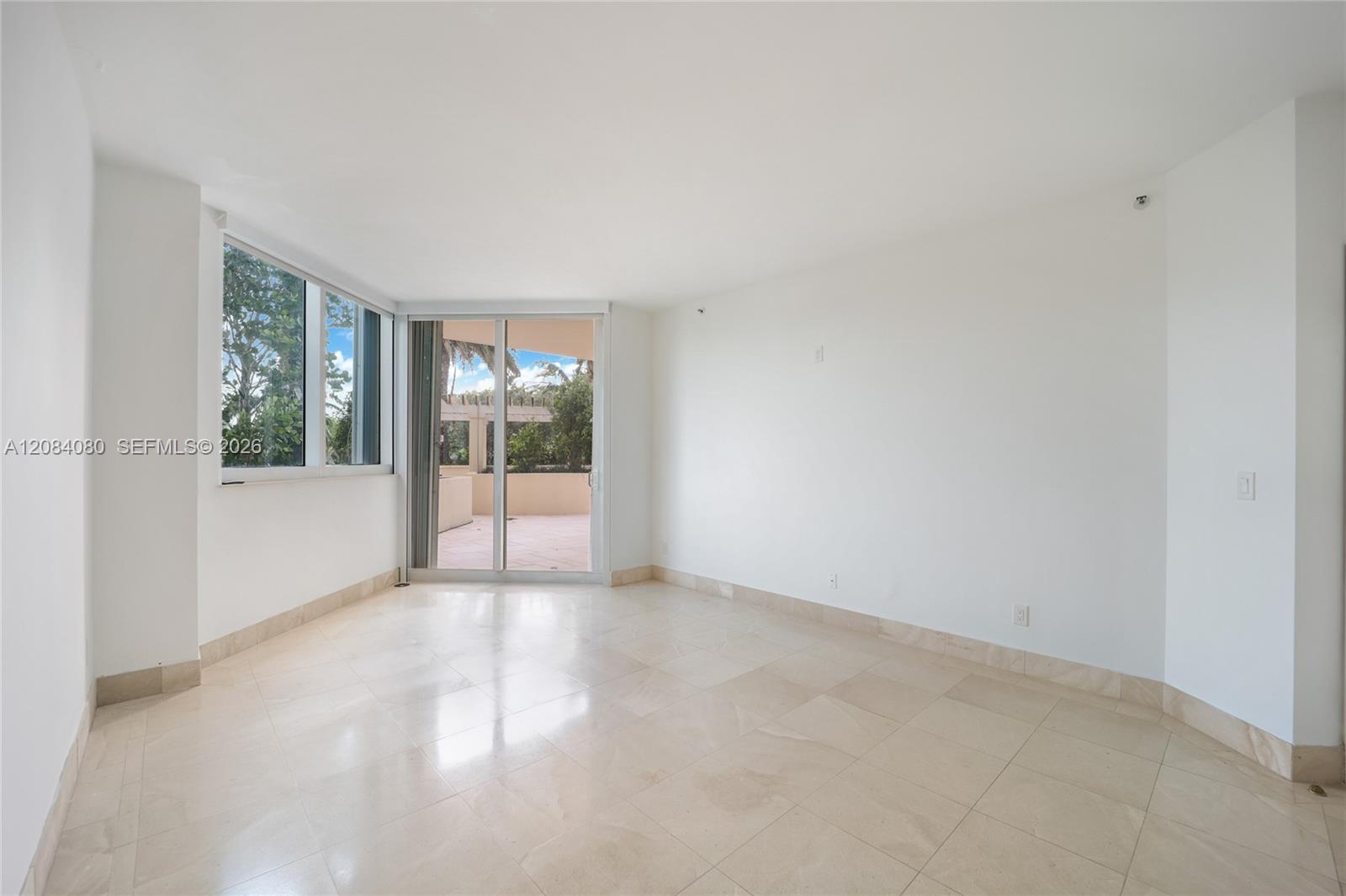 300 S Pointe Dr # 303