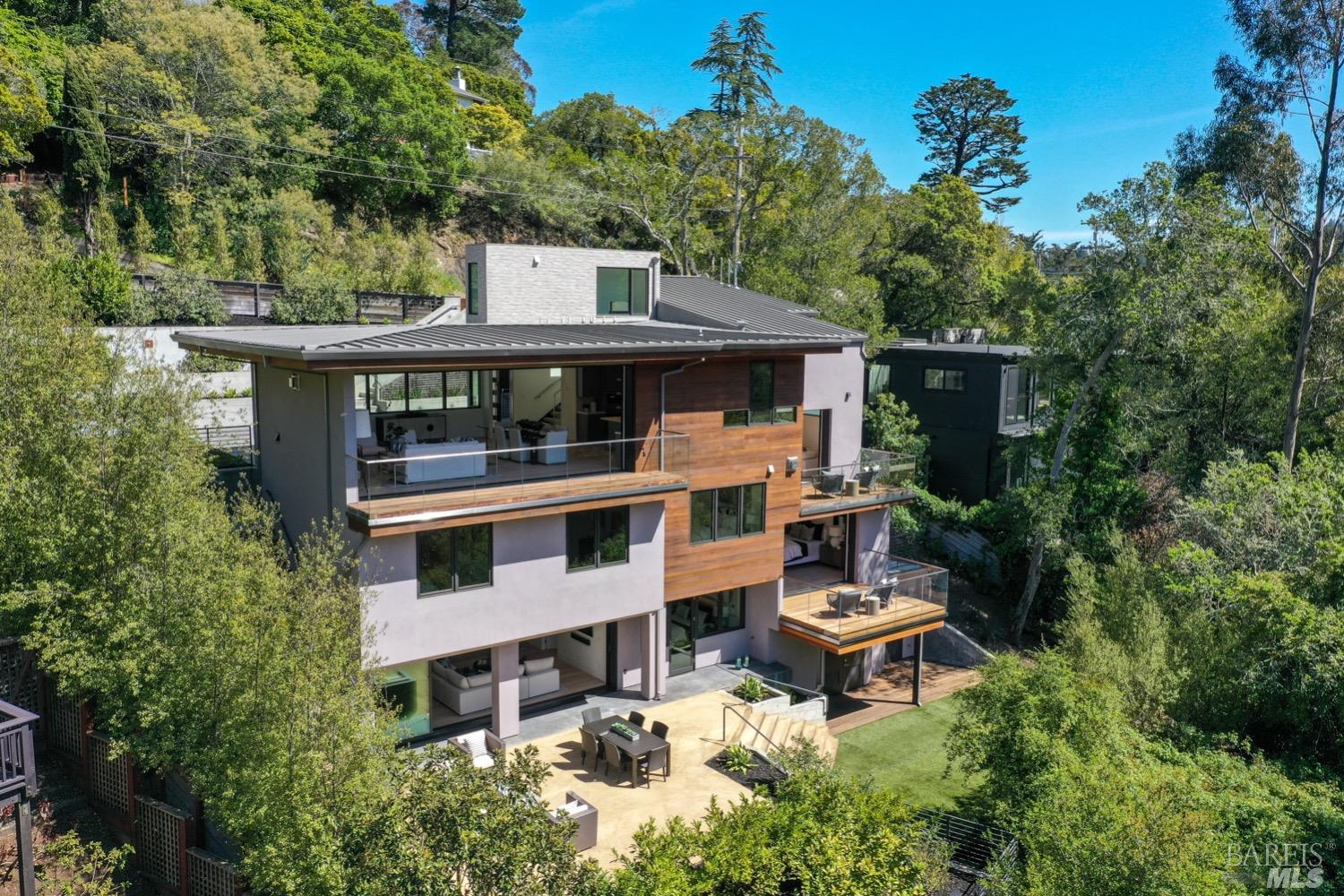 351 Lovell Avenue