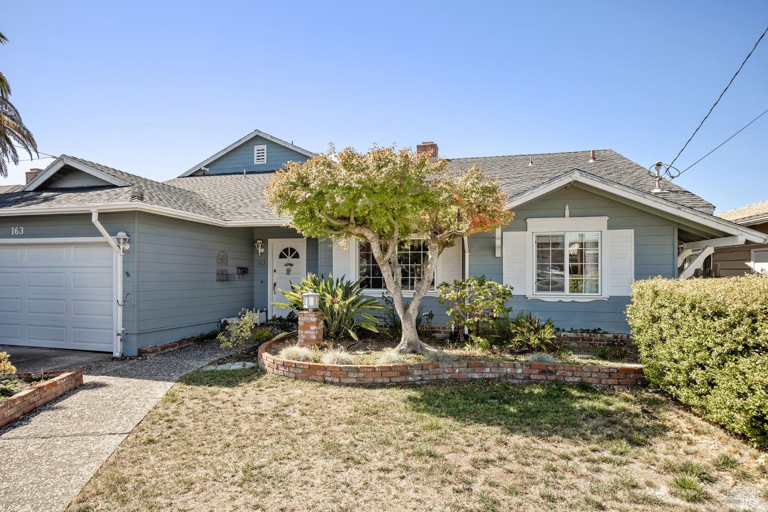 163 Golden Hind Passage