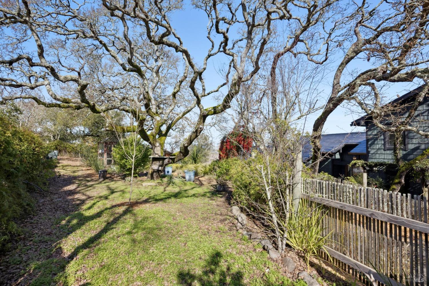 160 Crest Rd