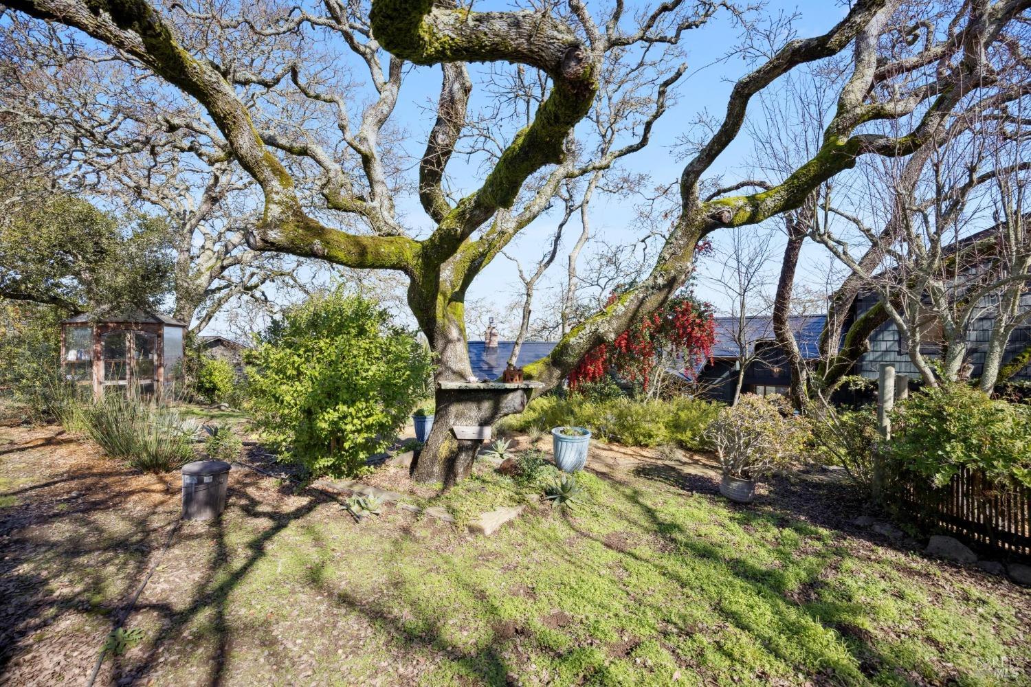 160 Crest Rd