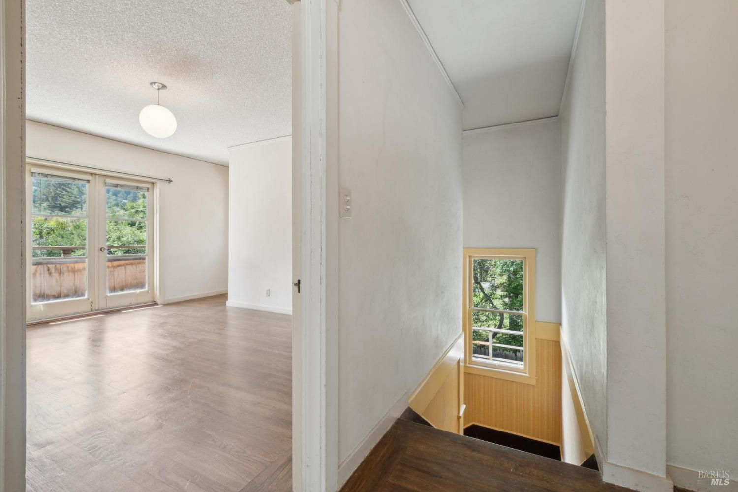 18 Sir Francis Drake Blvd