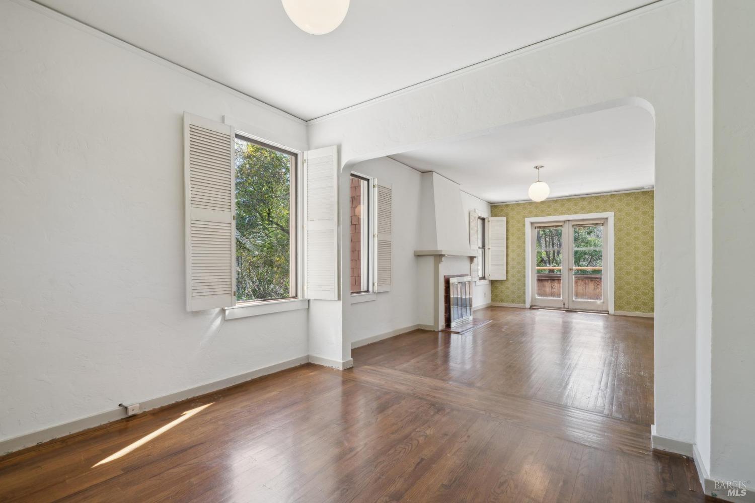 18 Sir Francis Drake Blvd