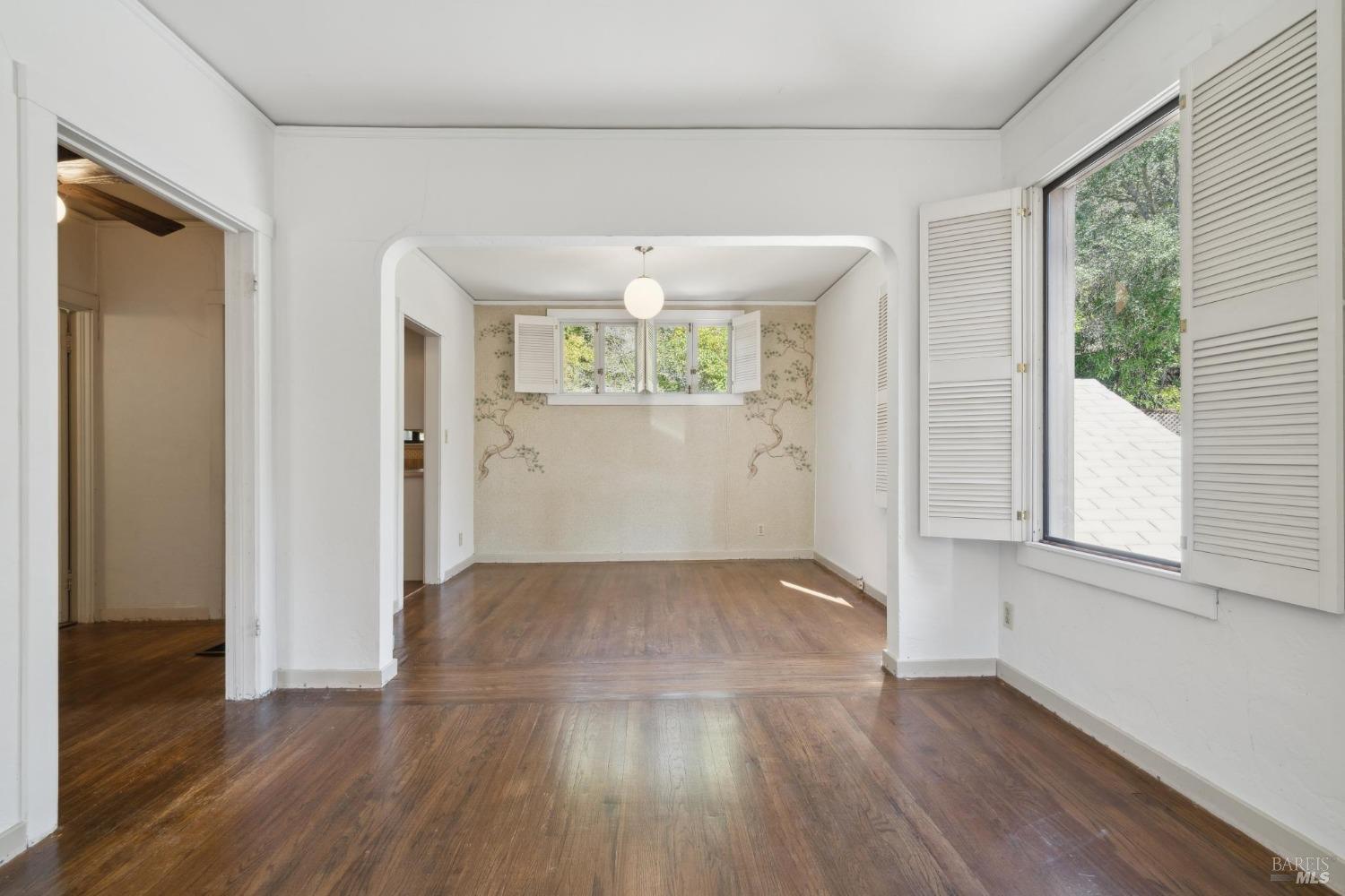 18 Sir Francis Drake Blvd