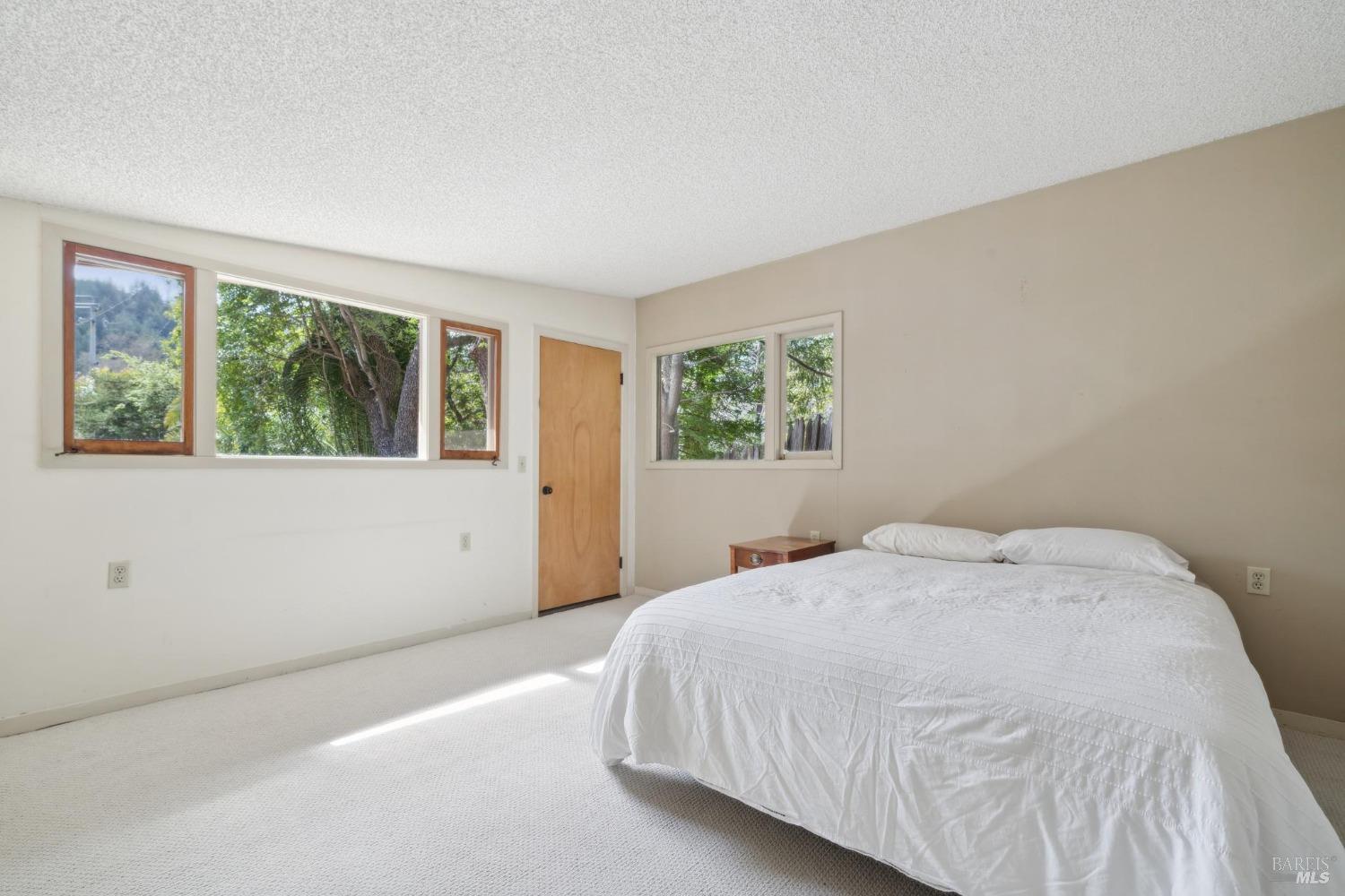 18 Sir Francis Drake Blvd