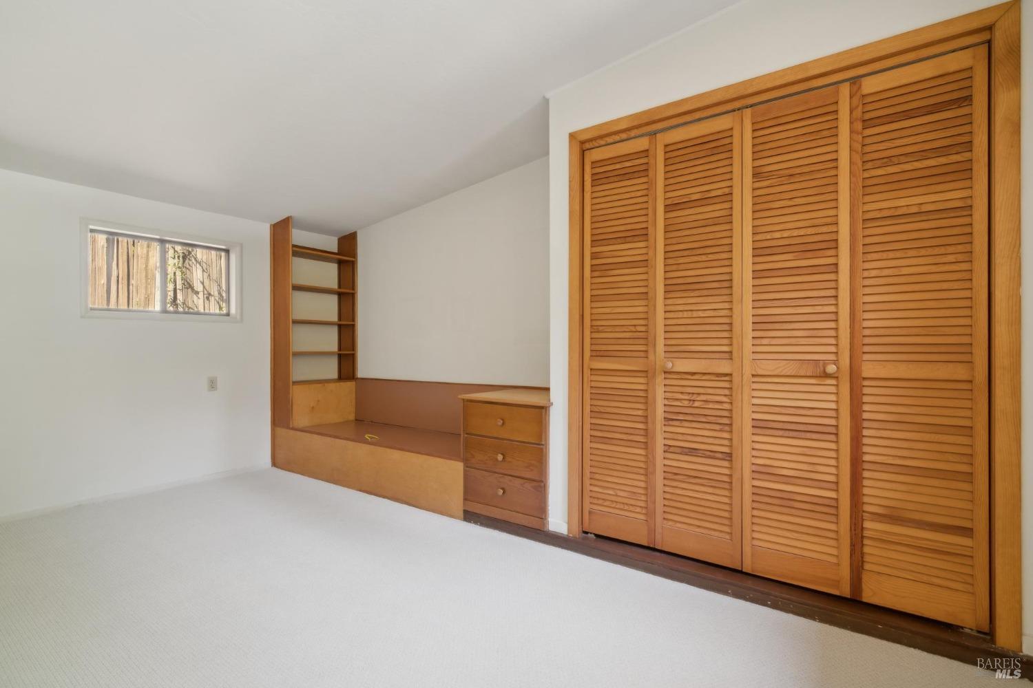 18 Sir Francis Drake Blvd