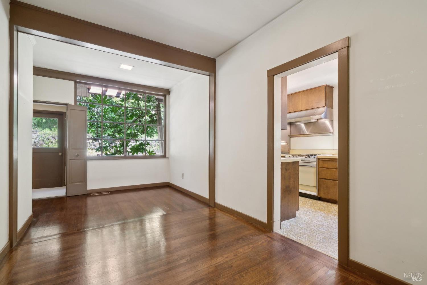 18 Sir Francis Drake Blvd