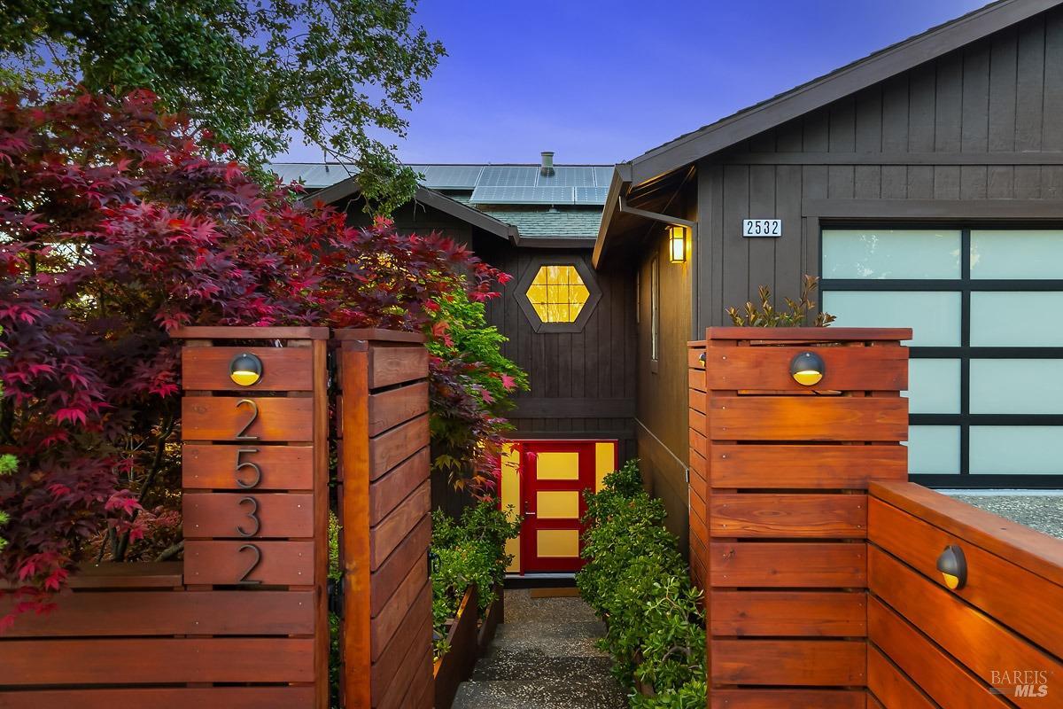 2532 Laguna Vista Dr