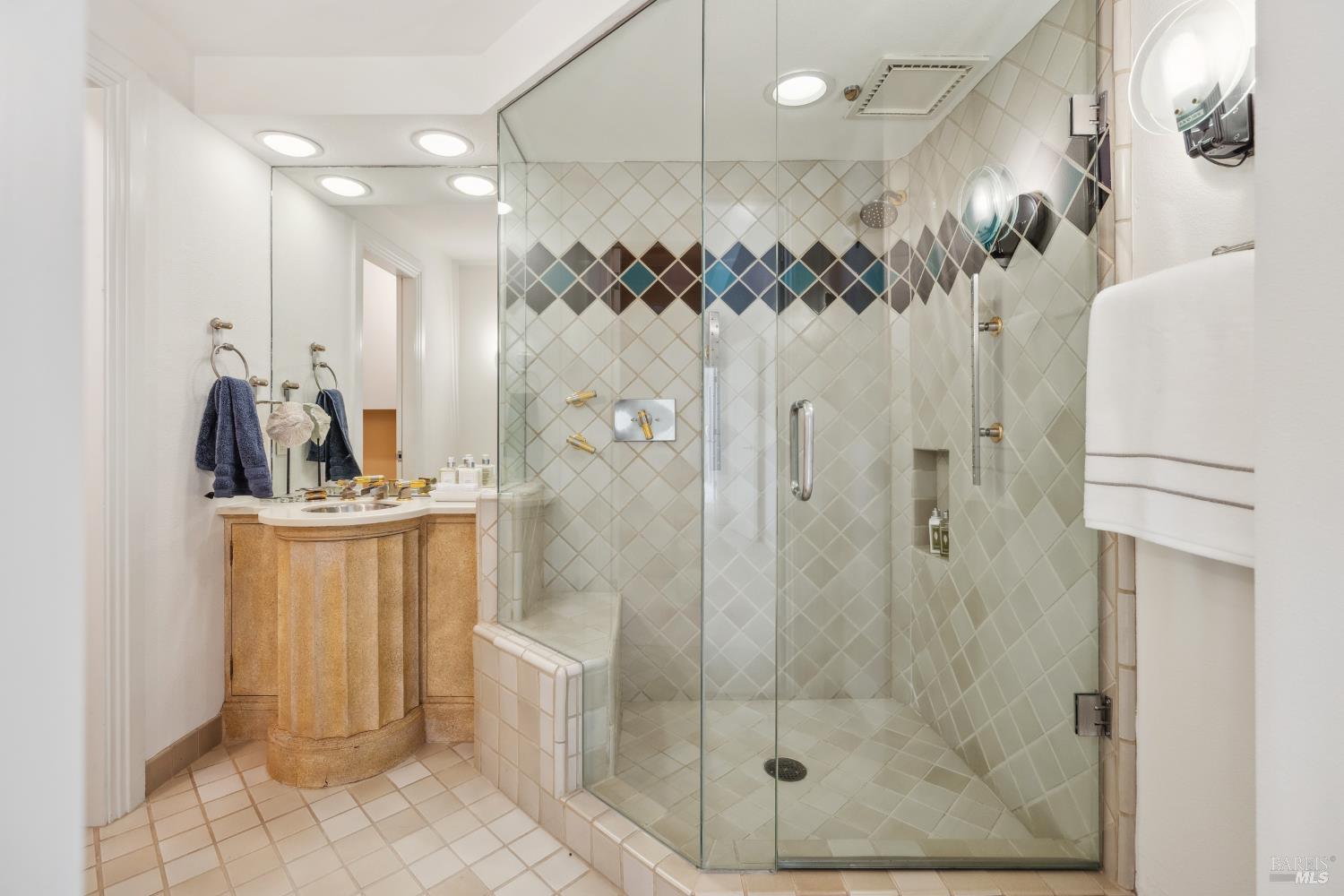 6 Saint Gabrielle Ct