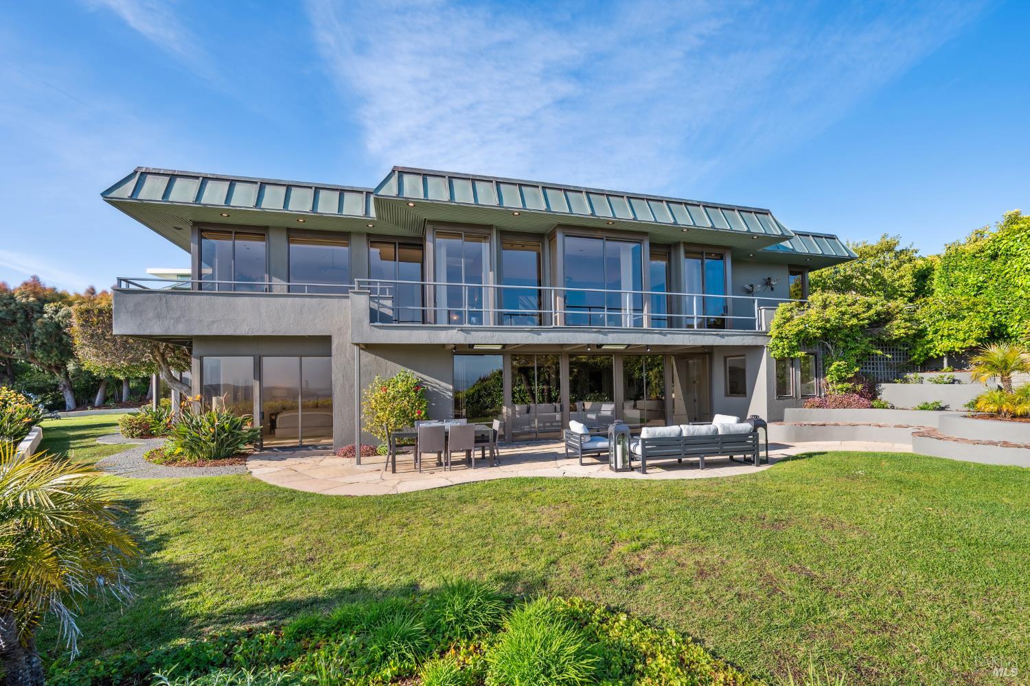 6 Saint Gabrielle Ct