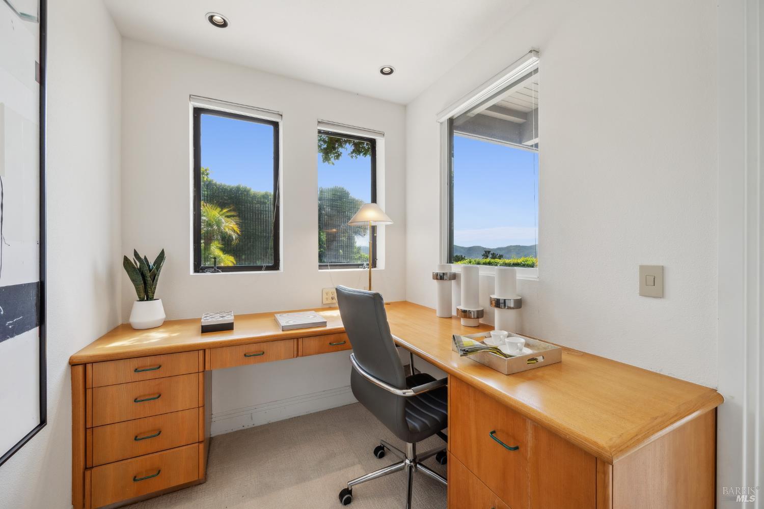 6 Saint Gabrielle Ct