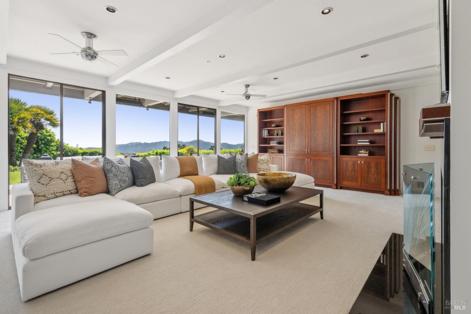 6 Saint Gabrielle Ct