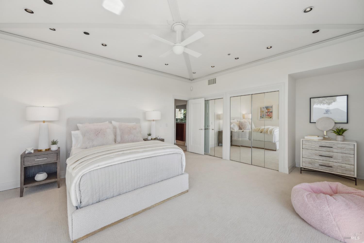 6 Saint Gabrielle Ct