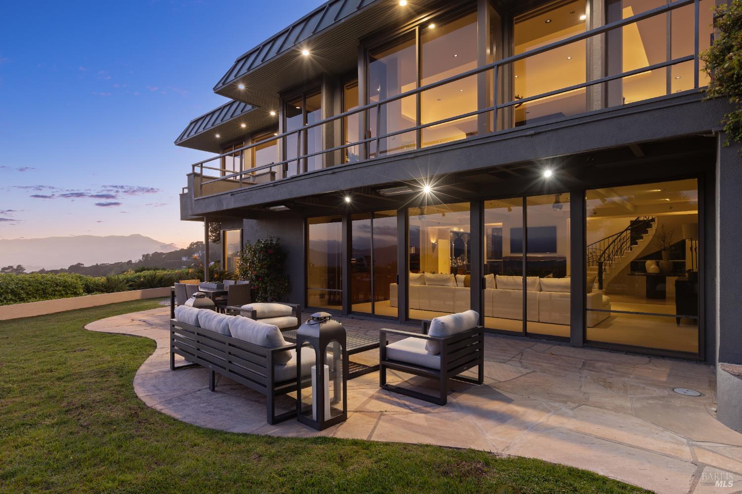 6 Saint Gabrielle Ct