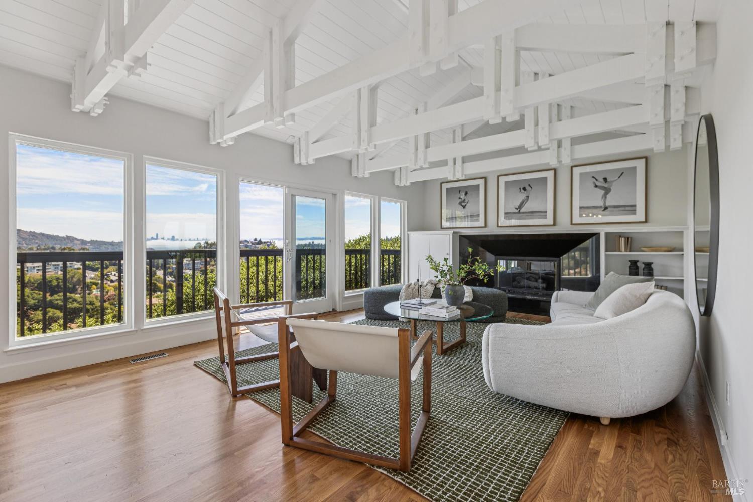 12 Tara View Road