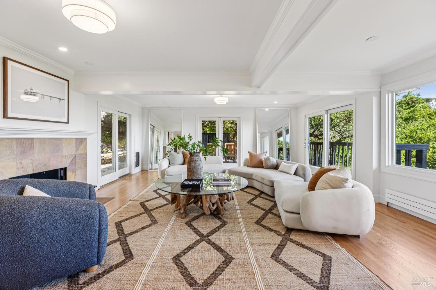 12 Tara View Road