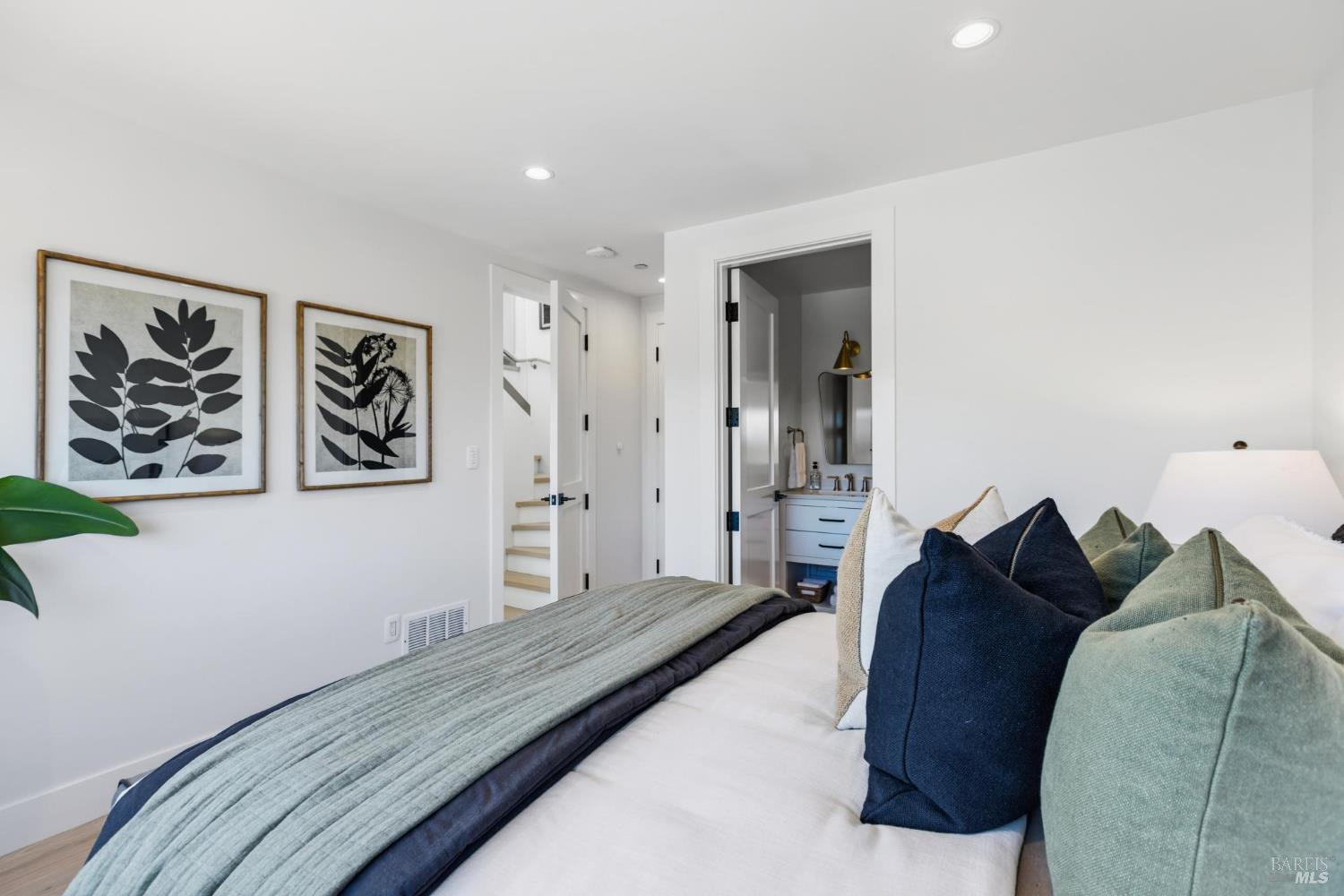 2 Audrey Ct