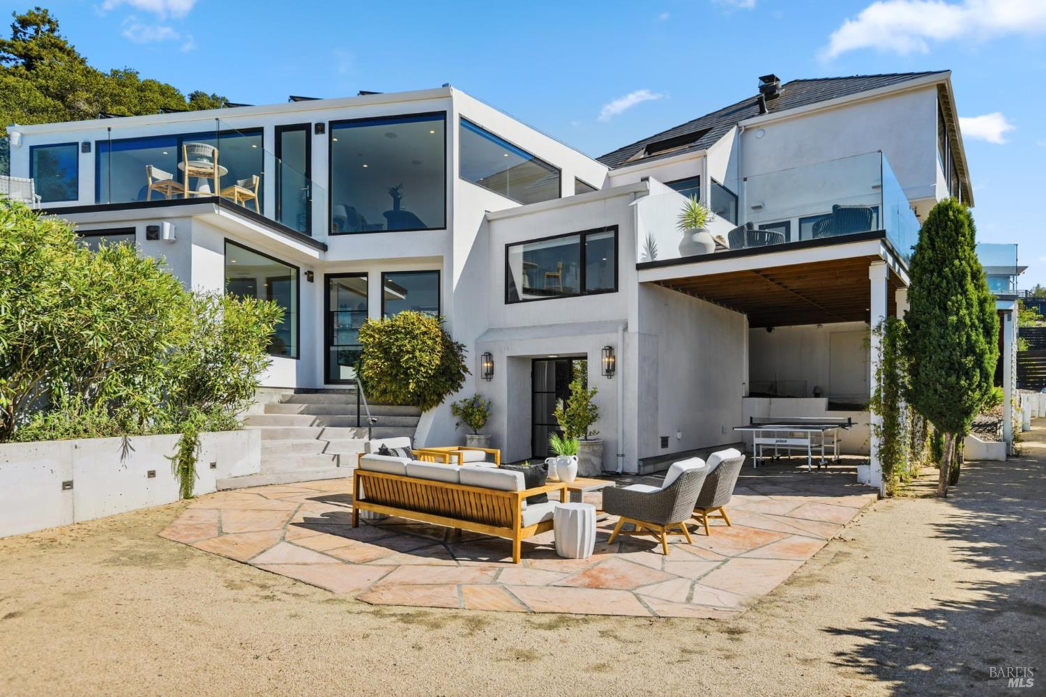 2 Audrey Ct
