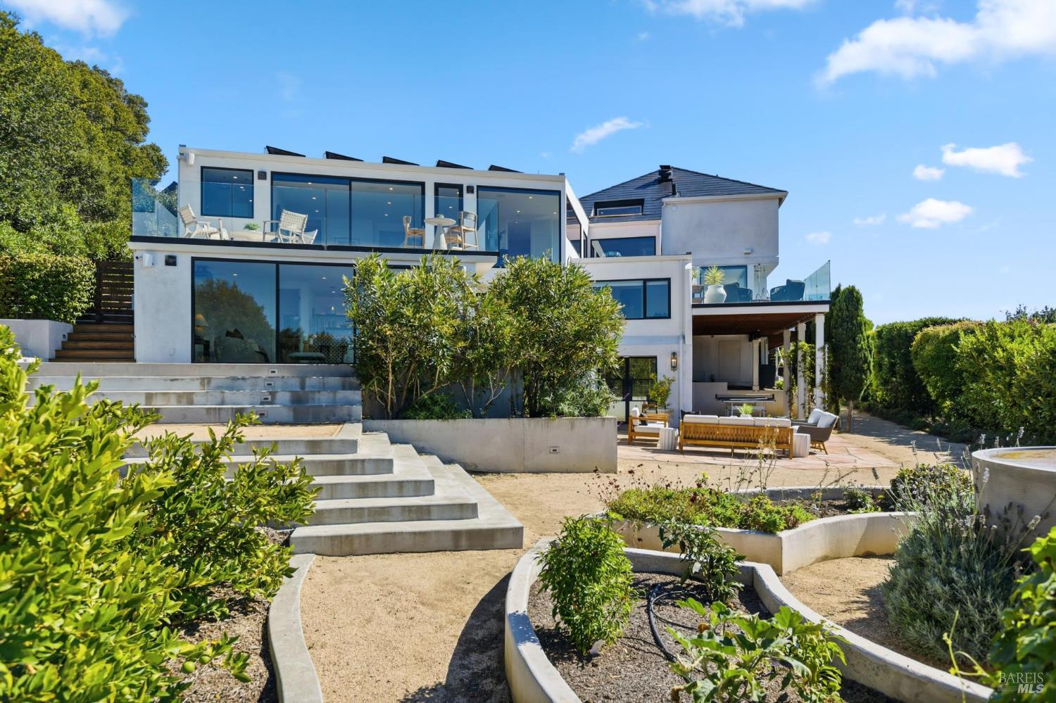 2 Audrey Ct