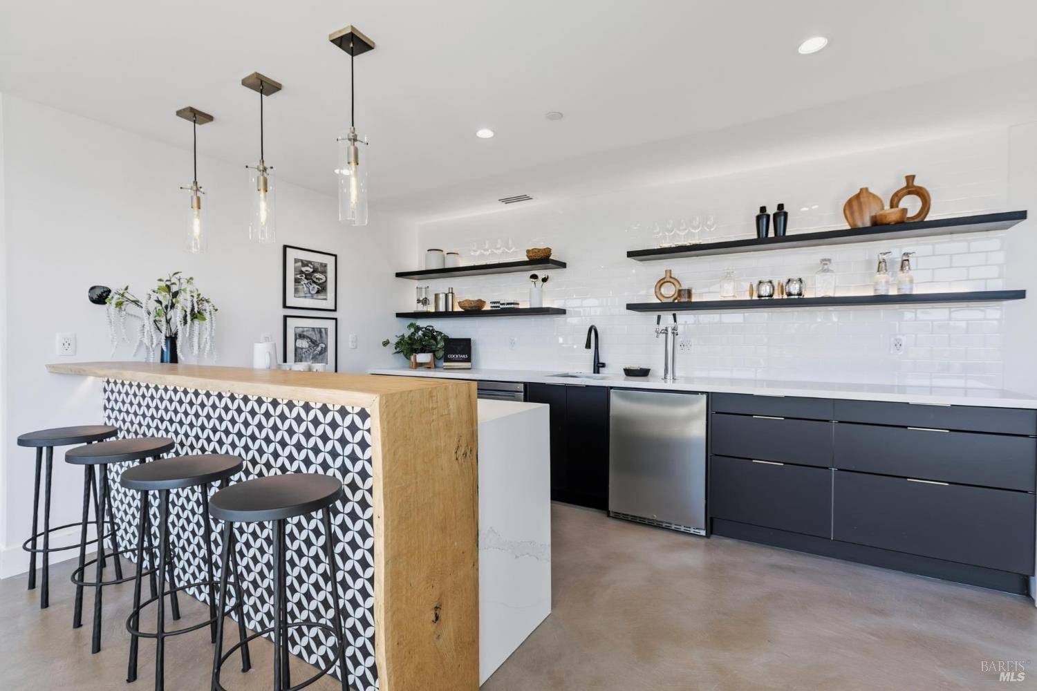 2 Audrey Ct