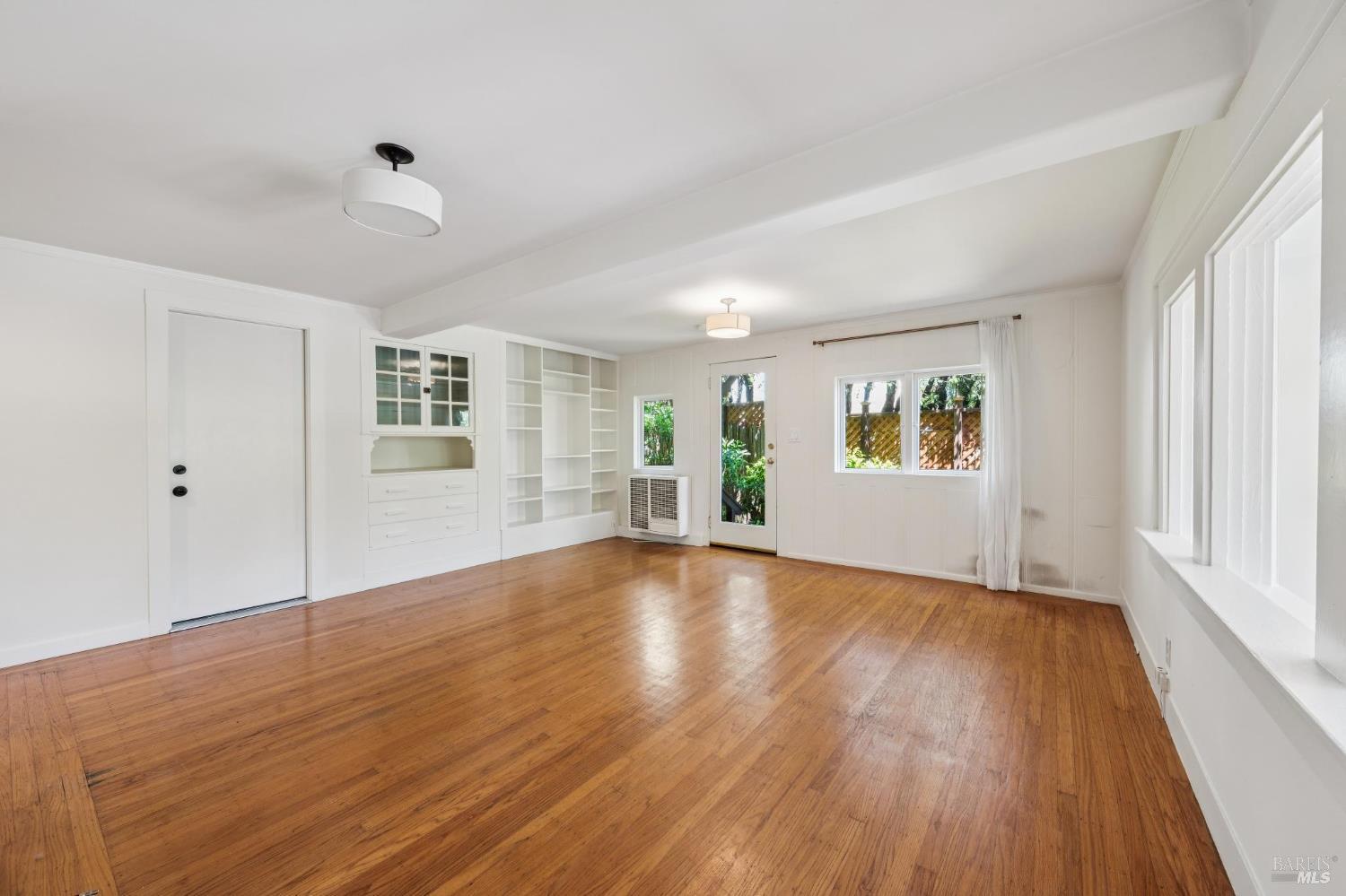 158 Edwards Avenue